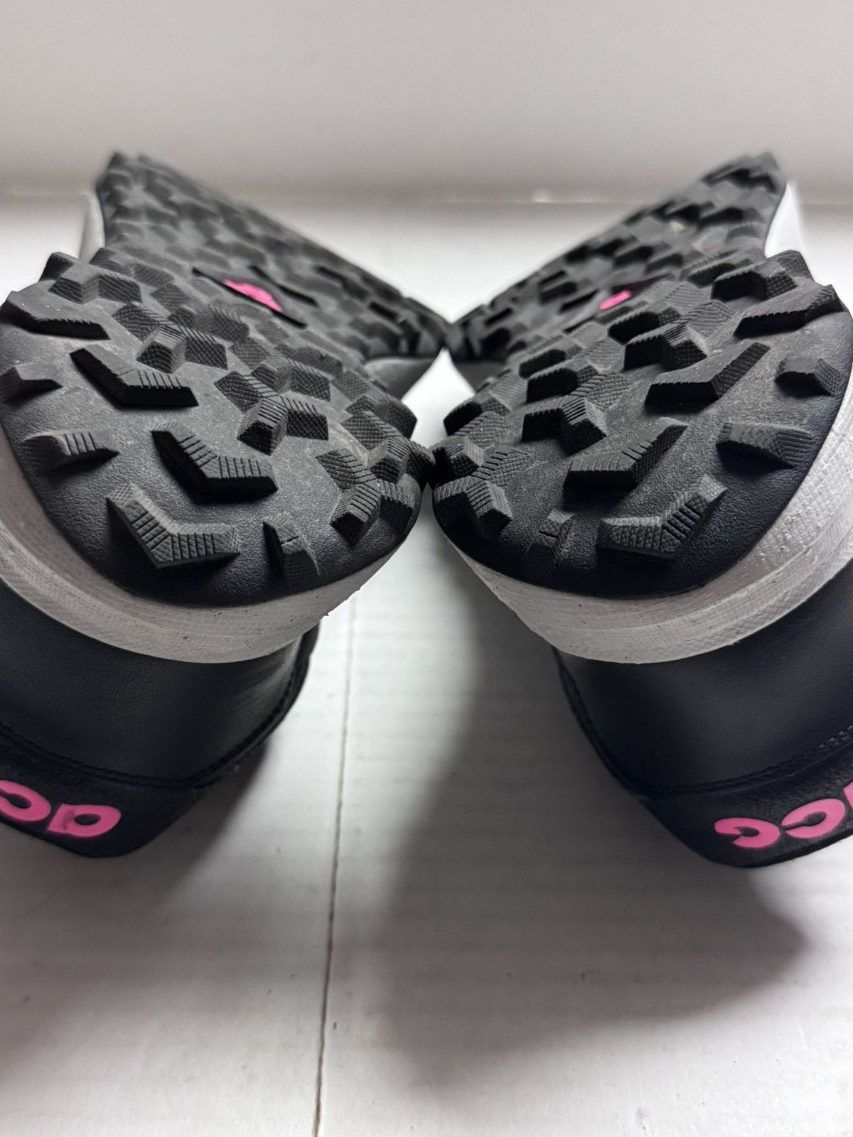 Nike ACG Nike ACG Lowcate SE Black/Hyper Pink/Wolf Gray Sneakers Size US 8.5 / EU 41-42 - 11 Thumbnail