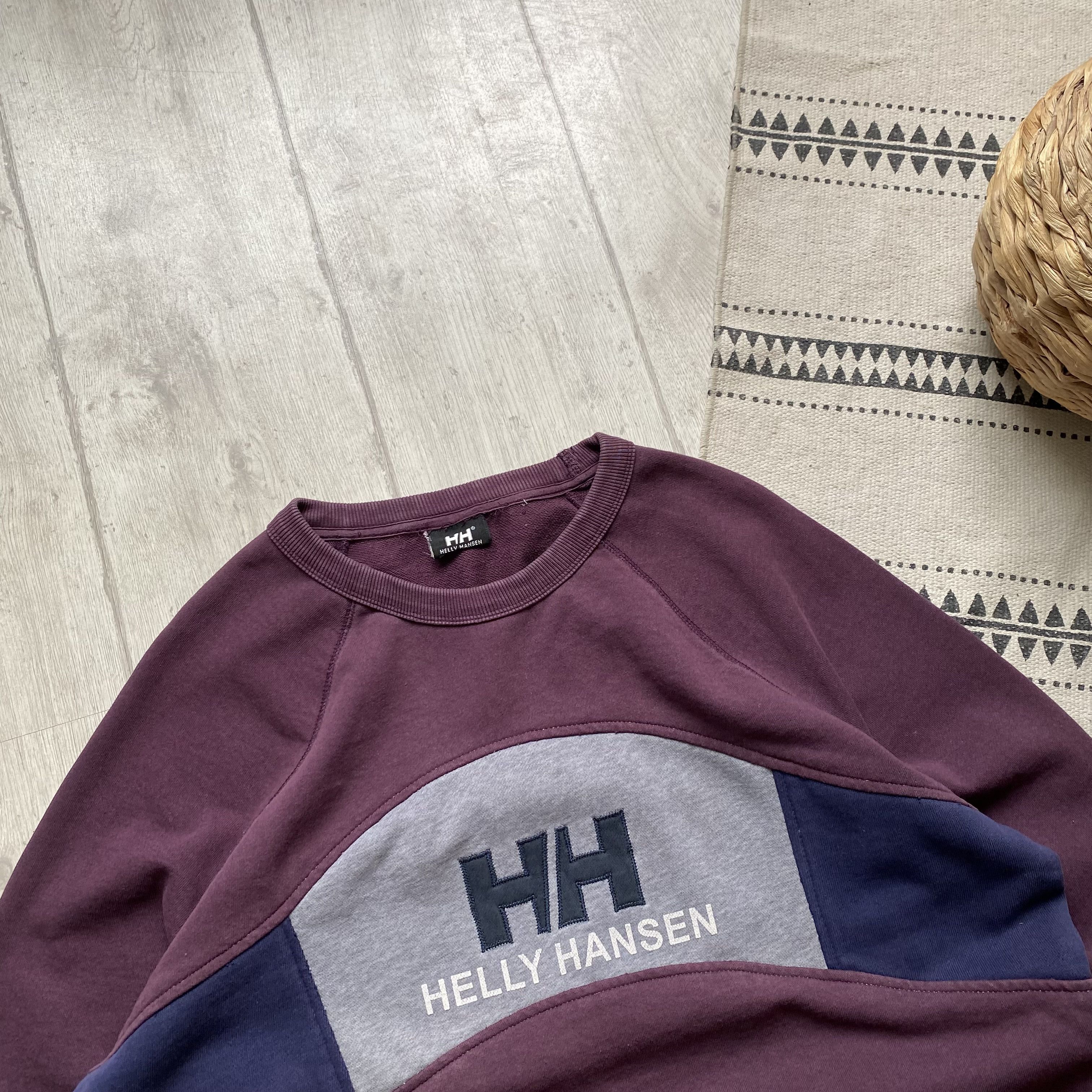 Helly Hansen 🏔️ Vintage Helly Hansen Sweatshirt Center logo patagonia Size US L / EU 52-54 / 3 - 2 Thumbnail