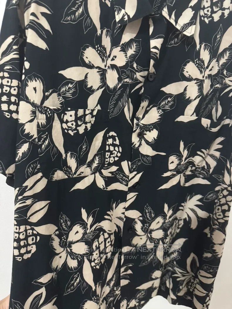 Saint Laurent Paris Saint Laurent Paris size 39 Black and White Print Cuban Co Size US S / EU 44-46 / 1 - 3 Thumbnail