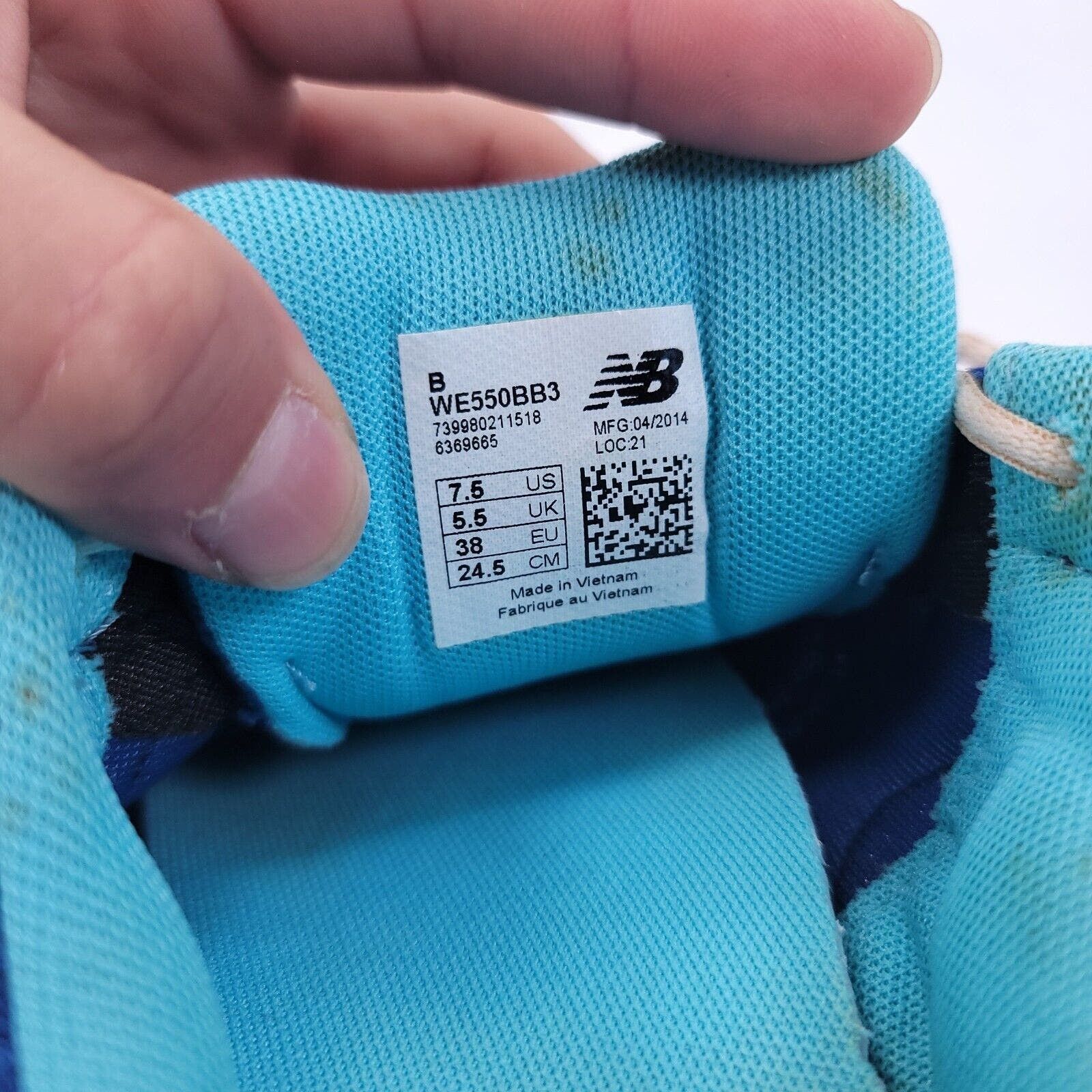 New Balance New Balance 550 v3 Shoe Womens Size 7.5 WE550BB3 White Blue Size US 7.5 / IT 37.5 - 8 Thumbnail