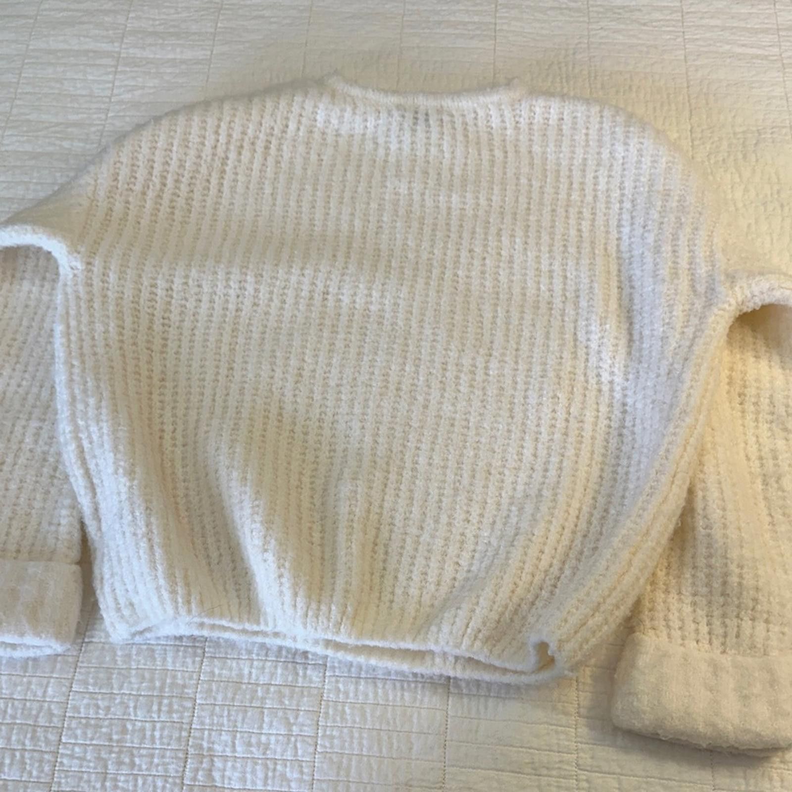 Other Wild Fable Small Knit Cozy Fuzzy Cream Sweater EUC Size S / US 4 / IT 40 - 5 Thumbnail