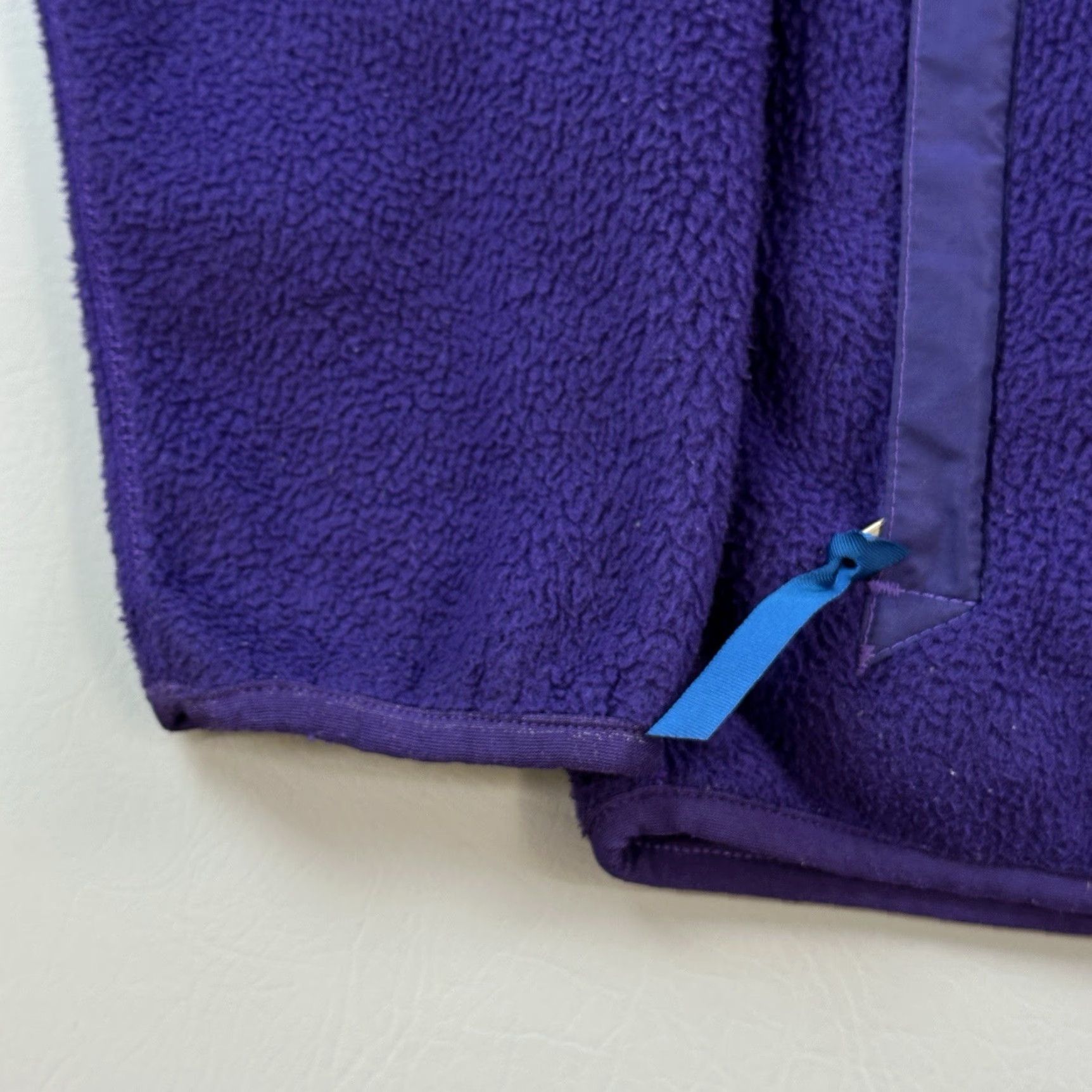 Patagonia VINTAGE Patagonia Jacket Women’s 10 Purple Full Zip Fleece USA Made 25029 Size L / US 10 / IT 46 - 2 Thumbnail