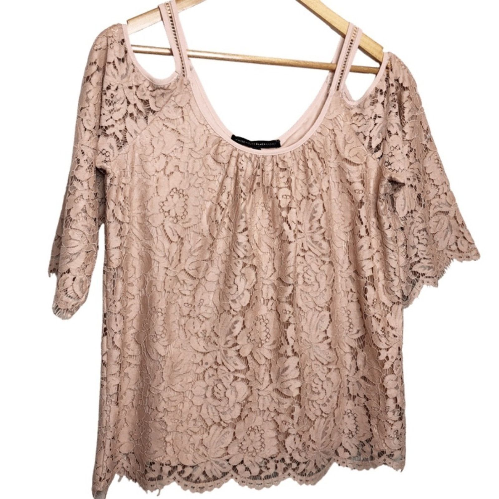 White House Black Market New with Tag White House Black Market Lace Blush Blouse Size S / US 4 / IT 40 - 3 Thumbnail