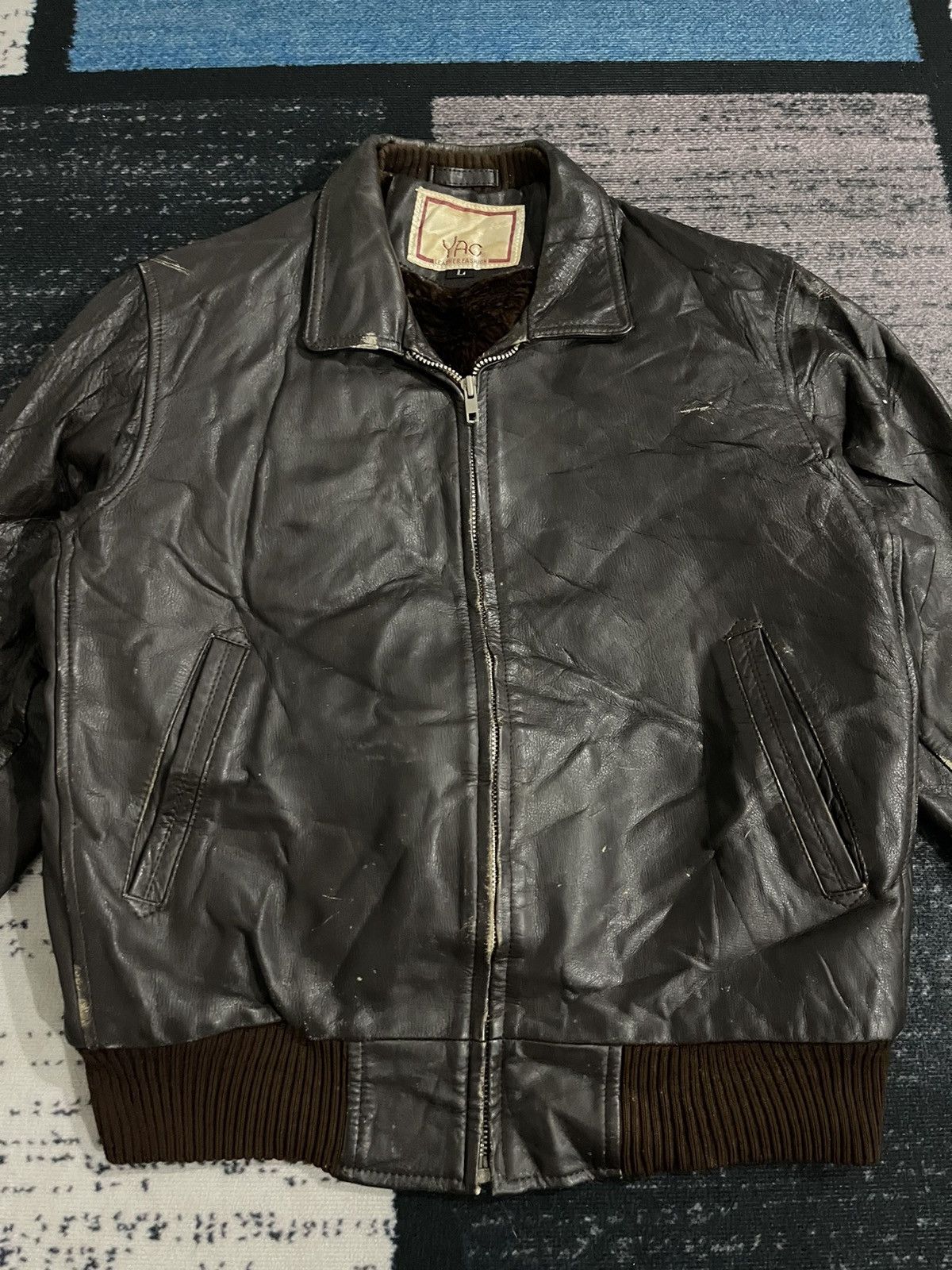 Vintage Vintage Yac Cow Leather Bomber Jacket Size US L / EU 52-54 / 3 - 5 Thumbnail