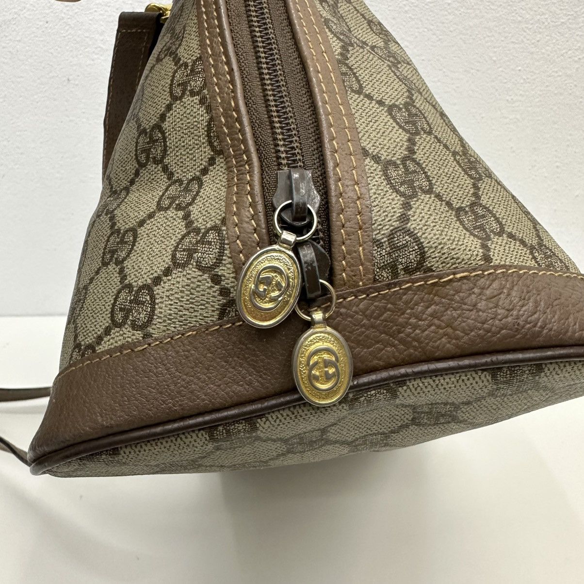 Vintage ‼️YES‼️ AUTHENTIC VINTAGE GUCCI CLASSIC MONOGRAM DONE BAG Size ONE SIZE - 7 Thumbnail
