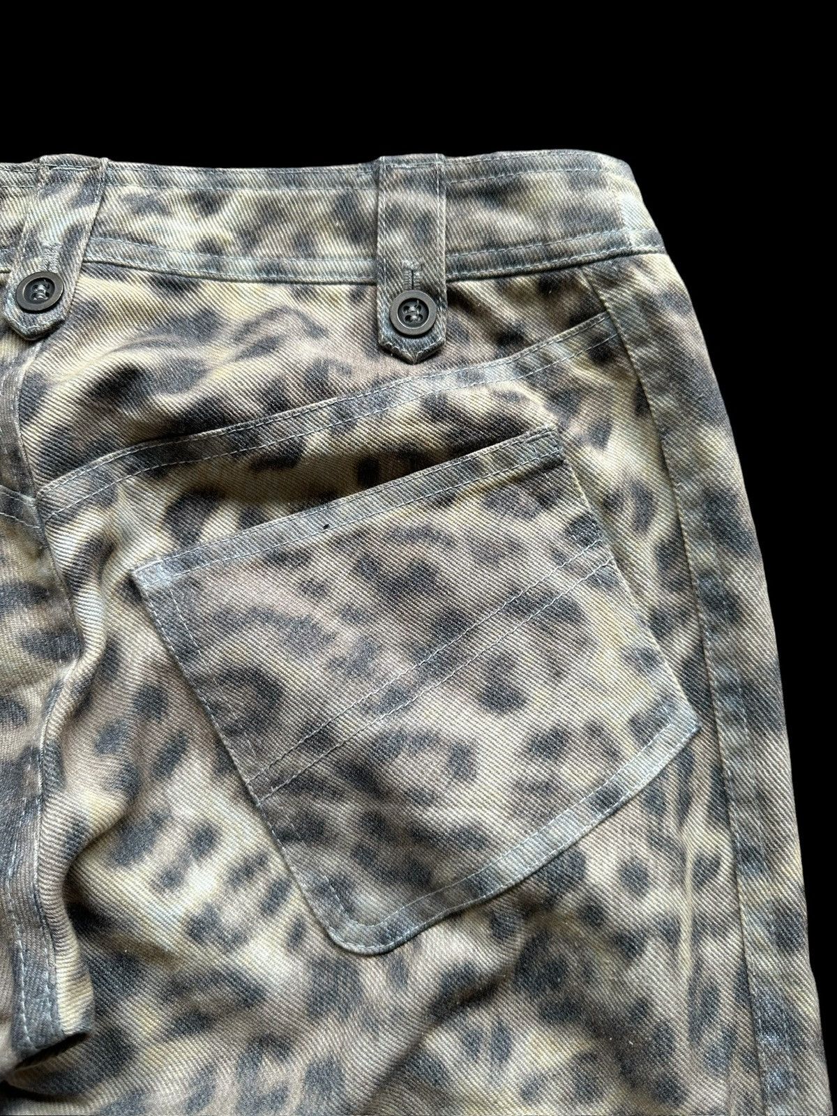 5351 POUR LES HOMMES 00's Abahouse Devinette leopard overprinted pant Size US 29 - 6 Thumbnail