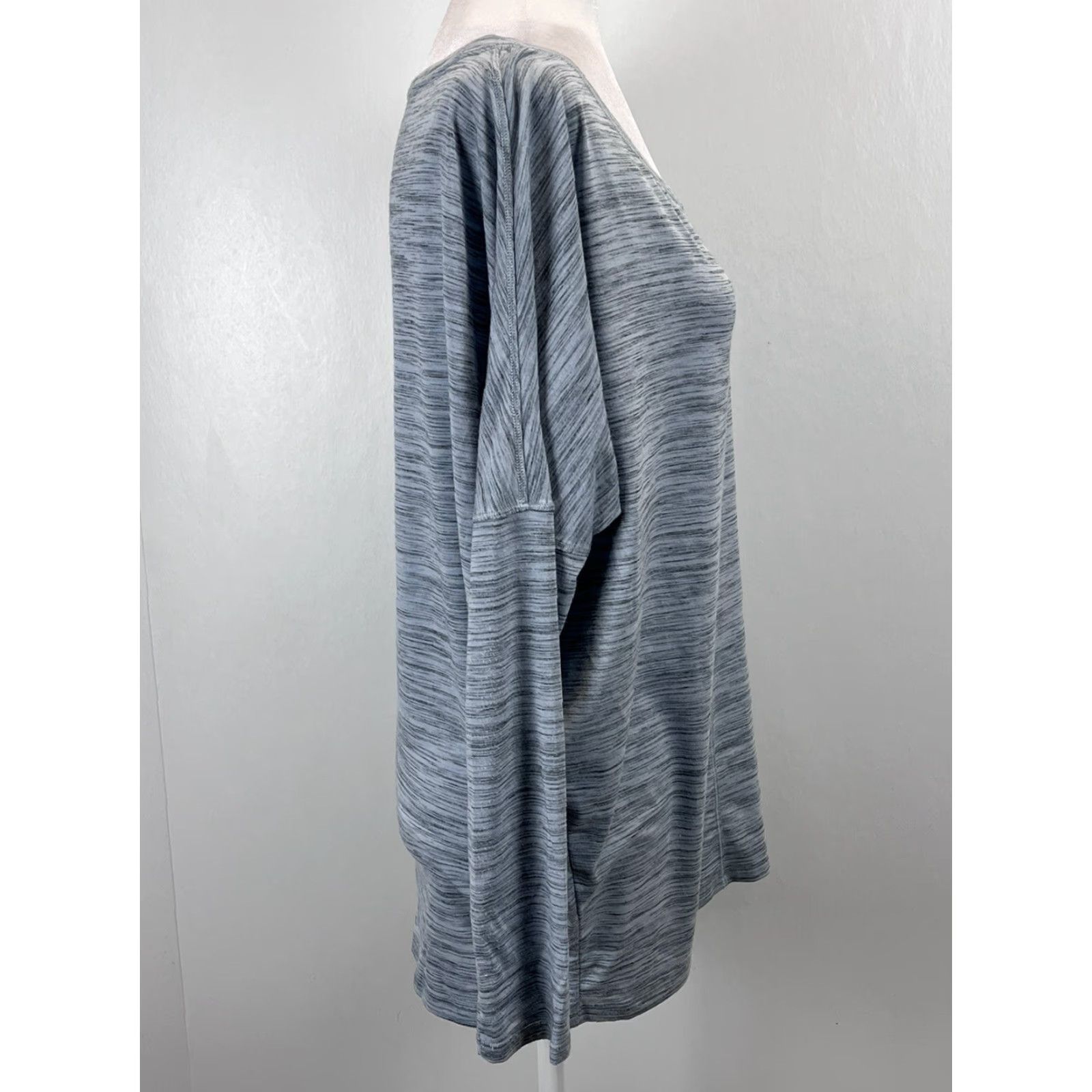 Athleta Athleta Shirt Women M Blue/Grey Essence Flow Tunic Oversized Activewear Womens Size M / US 6-8 / IT 42-44 - 4 Thumbnail