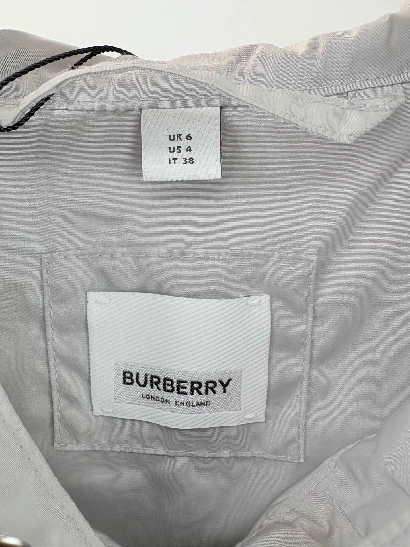Burberry BURBERRY Logo Hooded Windbreaker Jacket K1 Size US XL / EU 56 / 4 - 3 Thumbnail