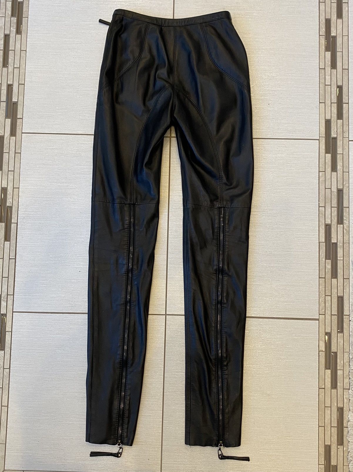 Gianfranco Ferre Gianfranco Ferre 90s Vintage Lambskin Women’s Pants Size 28" / US 6 / IT 42 - 2 Thumbnail