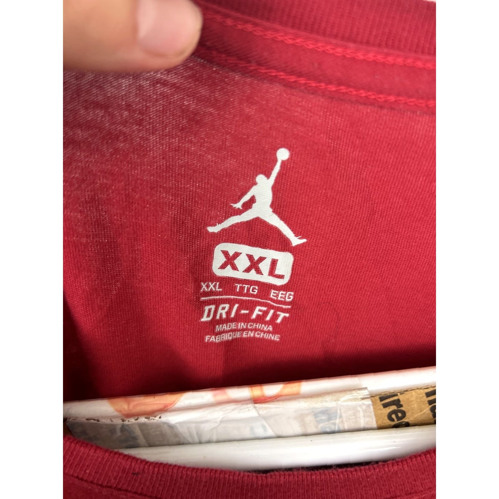 Nike VINTAGE NIKE AIR JORDAN 31 MODERN WING RETRO GYM RED SHIRT XXL GYM RED BLACK BRED T-Shirt Mens Graphic Tee Jordan 80s 90s Size US XXL / EU 58 / 5 - 7 Thumbnail