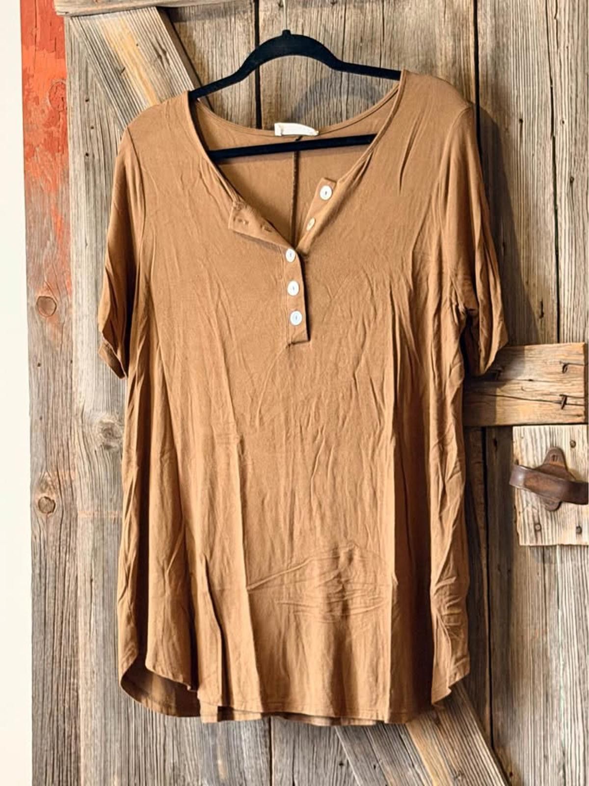 Other Zenana XL Brown Button-Up Short Sleeve Top Size XL / US 12-14 / IT 48-50 - 1 Thumbnail