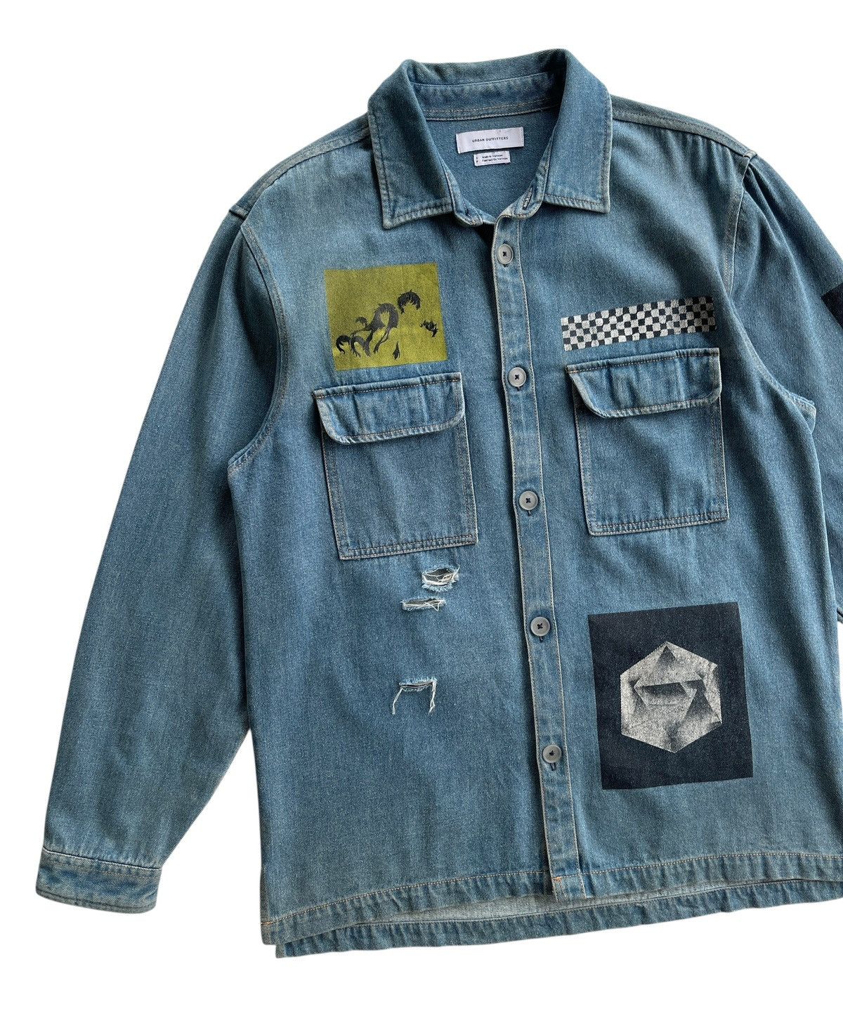 Japanese Brand Urban Outfitters Distressed Denim Shirt Size US L / EU 52-54 / 3 - 8 Thumbnail
