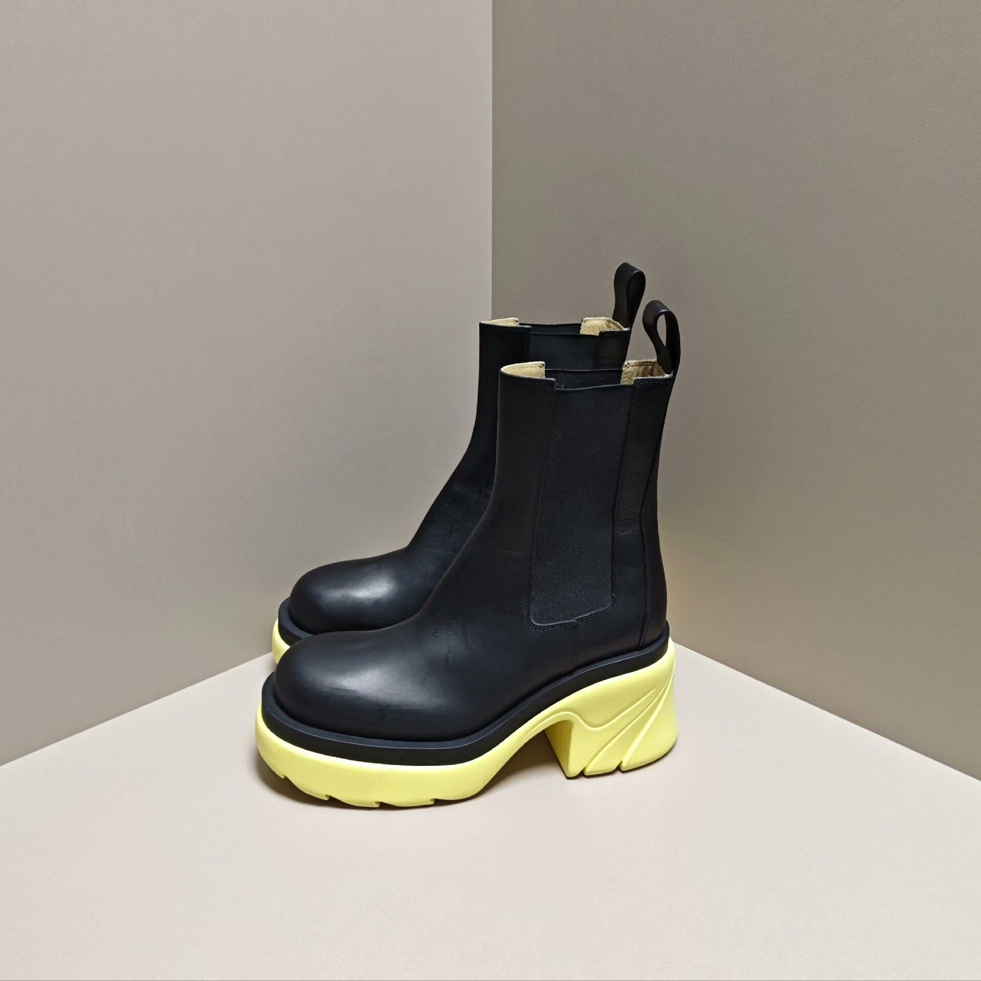 Bottega Veneta Bottega Veneta Boots us_10 Women Size US 10 / IT 40 - 1 Thumbnail