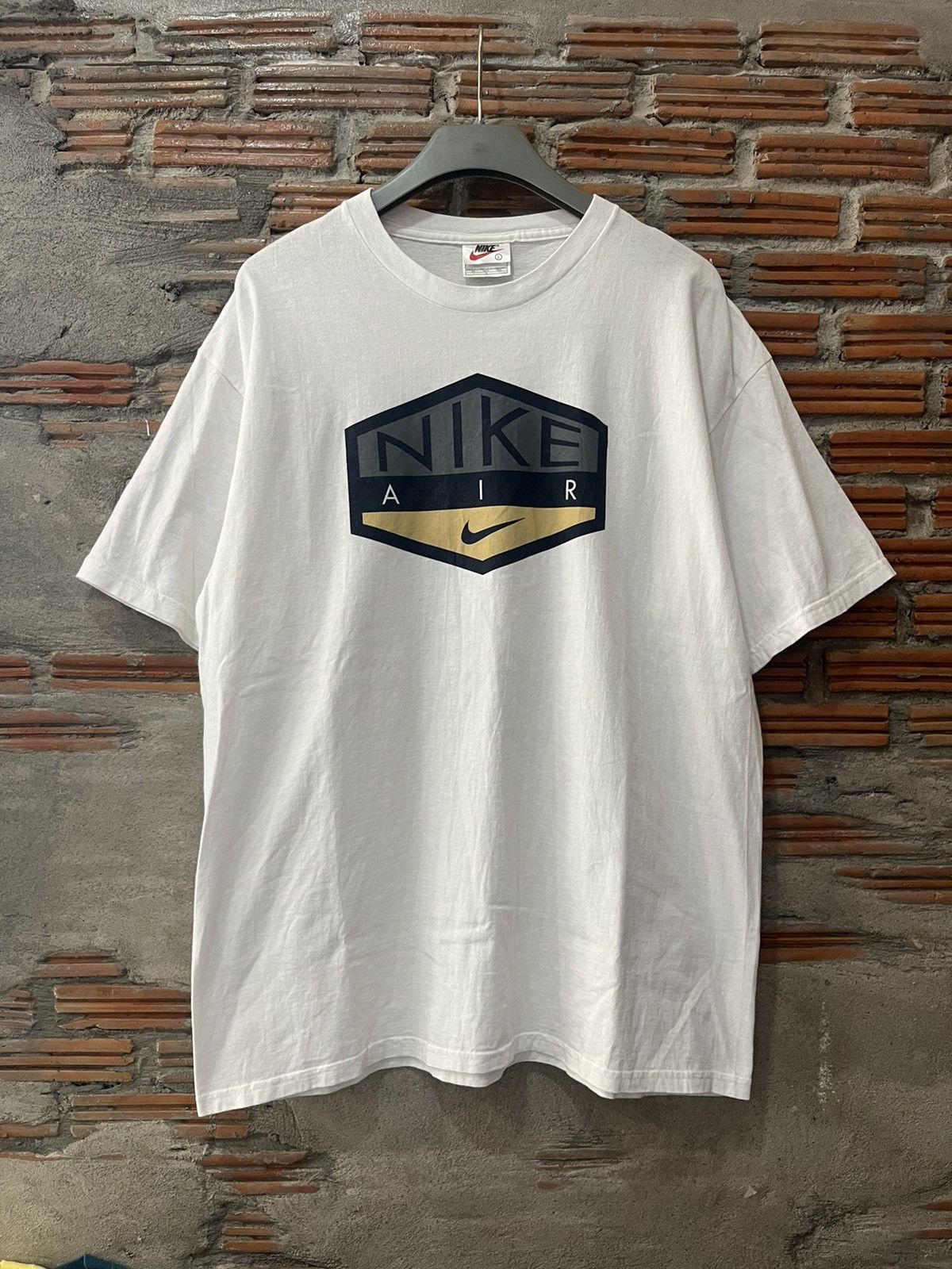 Nike Vintage NIKE AIR box logo 90’s Tshirt Size US L / EU 52-54 / 3 - 2 Thumbnail