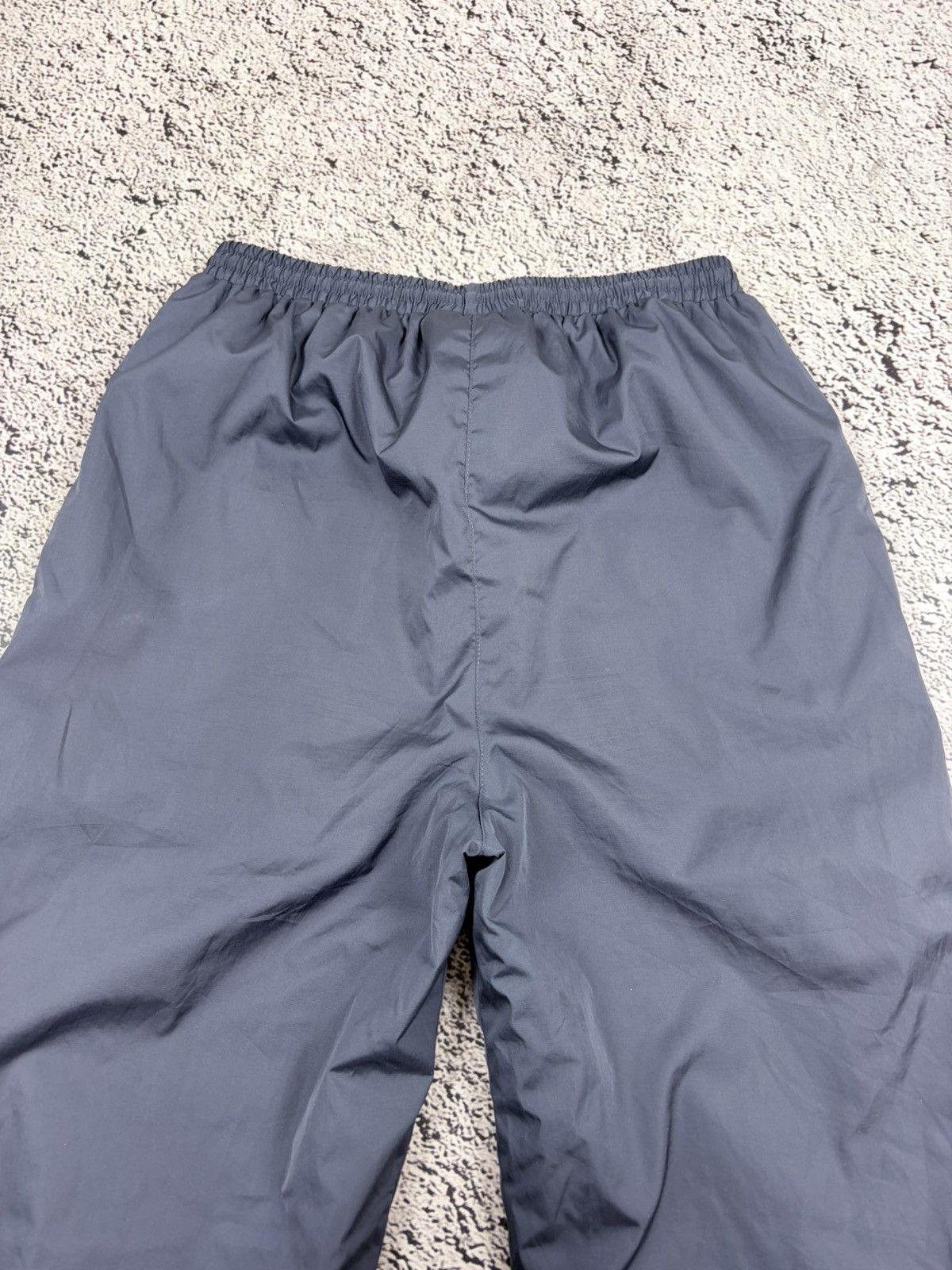 Umbro Vintage Umbro Nylon Track Pants Grey Y2K Blokecore Size US 30 / EU 46 - 7 Thumbnail