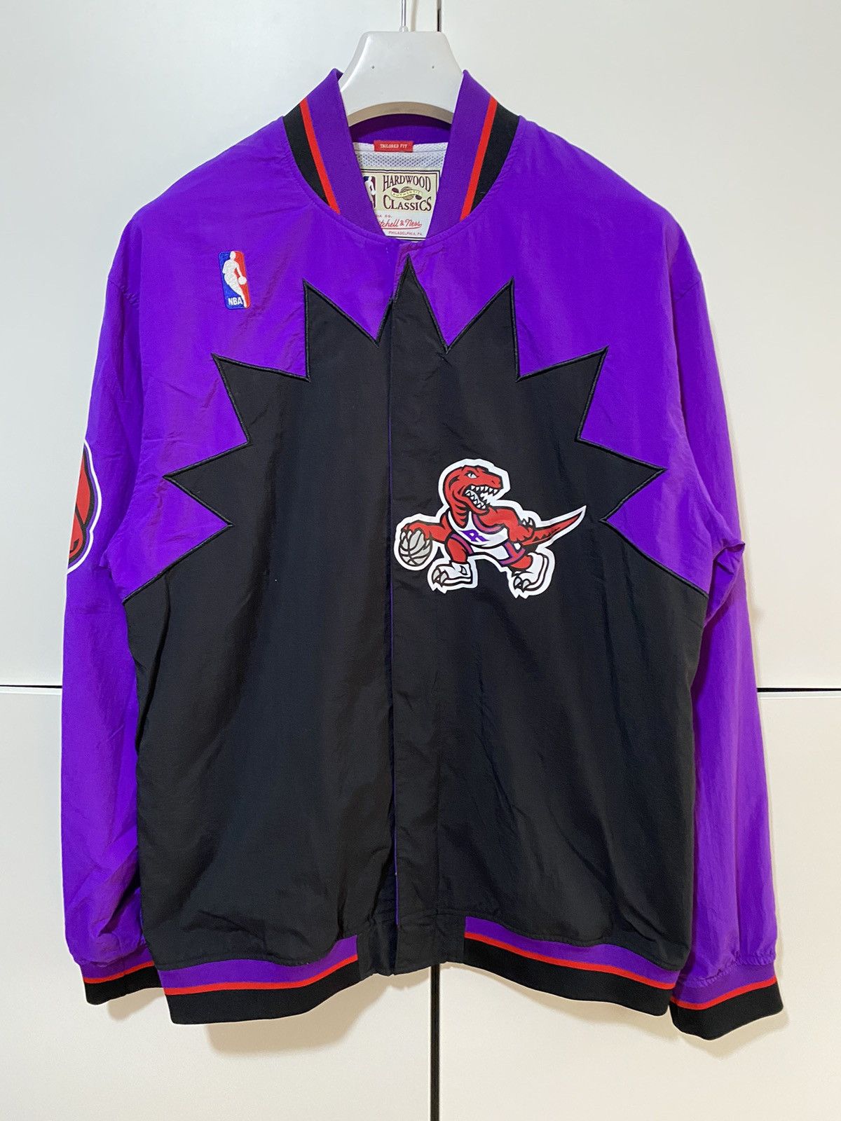 Mitchell & Ness Mitchell & Ness Raptor jacket size XL, black purple, used Size US XL / EU 56 / 4 - 1 Thumbnail