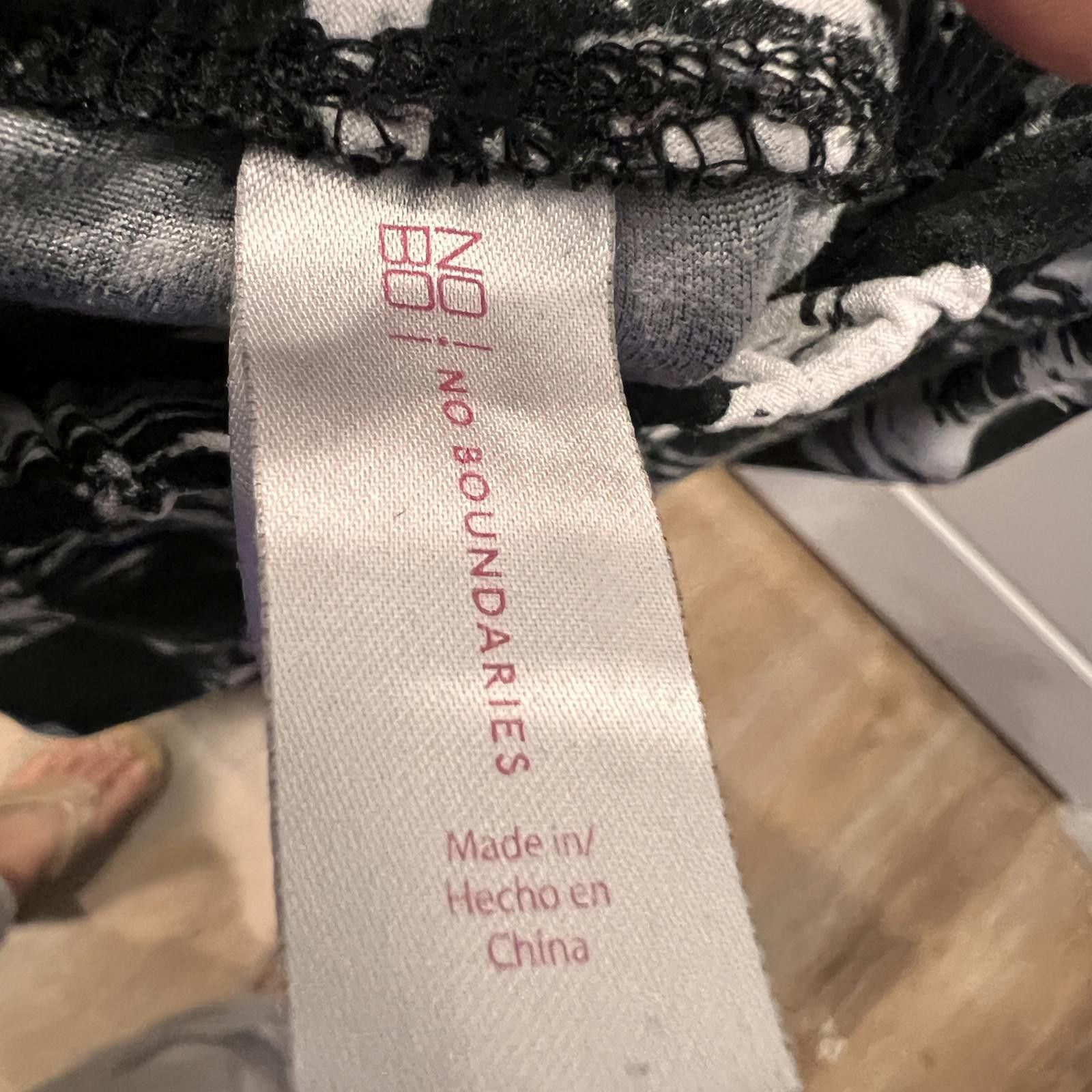 Other No Boundaries Women's Black and White Patterned Leggings, L Size 36" / US 14 / IT 50 - 3 Thumbnail