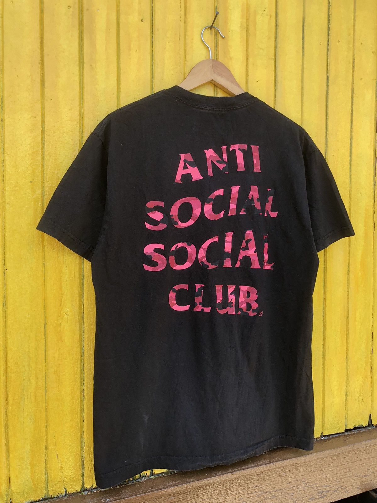 Anti Social Social Club × Japanese Brand Anti Social Social Club Pink Camo Logo Backhit Tee Size US L / EU 52-54 / 3 - 3 Thumbnail