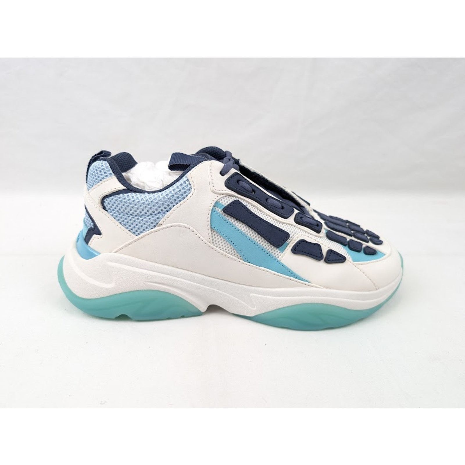 o1rshd1 Bone Runner Low-Top Sneakers in Baby Blue