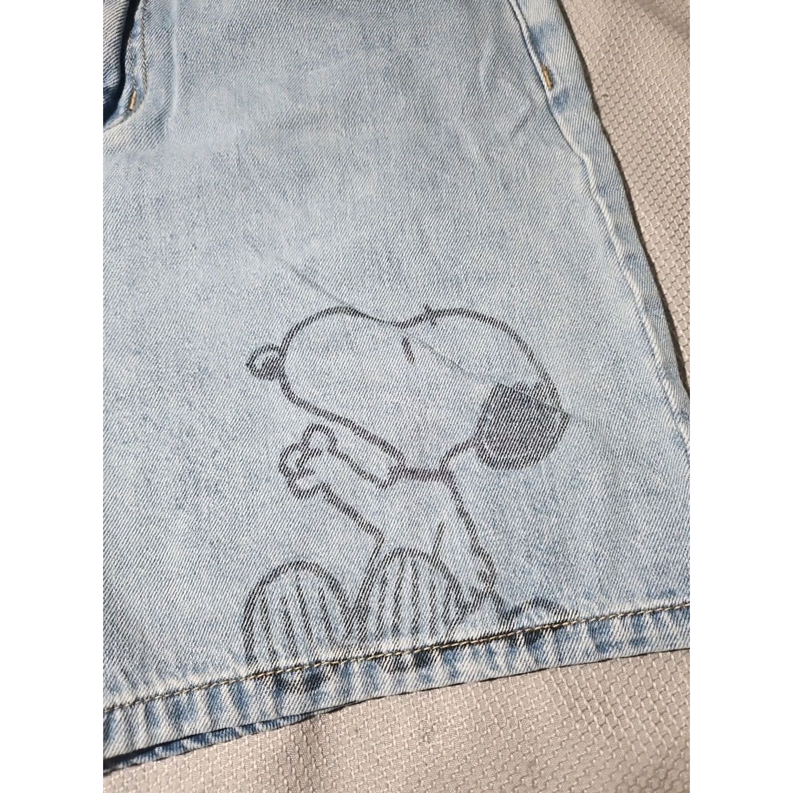Peanuts Ledin Peanuts Shorts Womens Medium Blue Denim Snoopy Graphic Print Casual Pants Size 32" / US 10 / IT 46 - 6 Thumbnail
