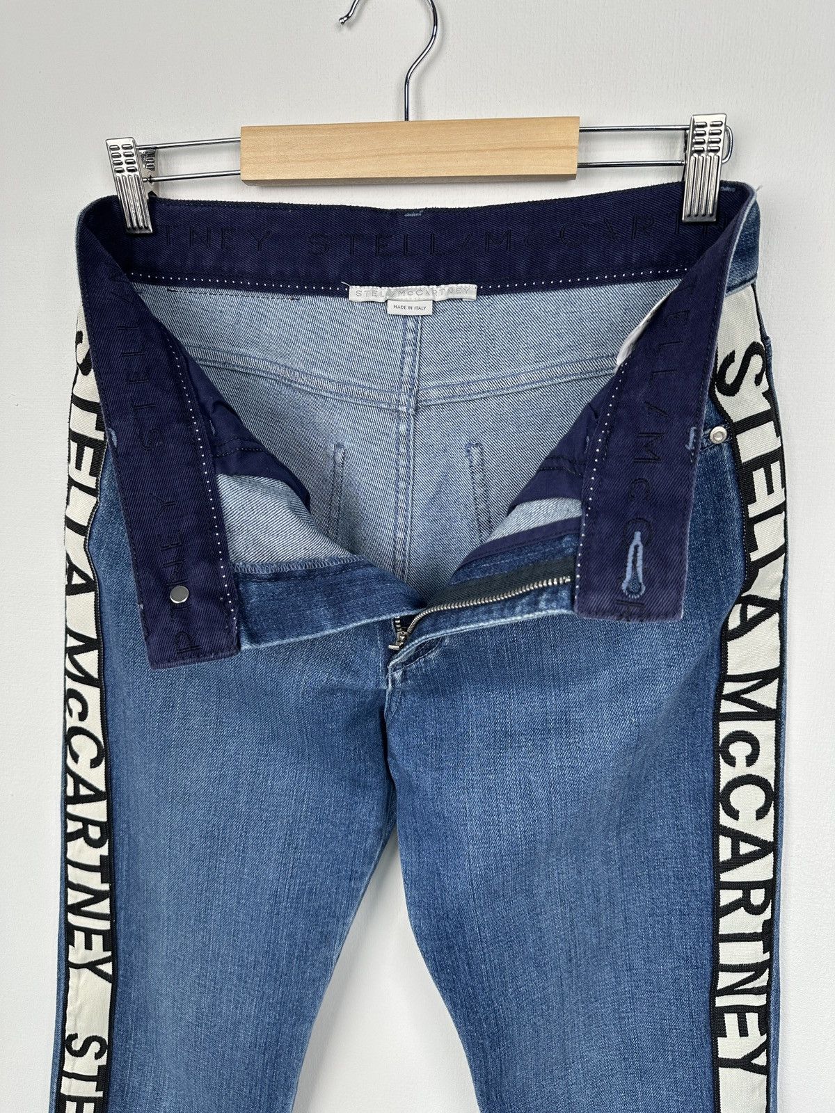 Stella McCartney Stella McCartney Side Patched Logo Blue Jeans Women’s sz 27 Size 27" / US 4 / IT 40 - 8 Thumbnail