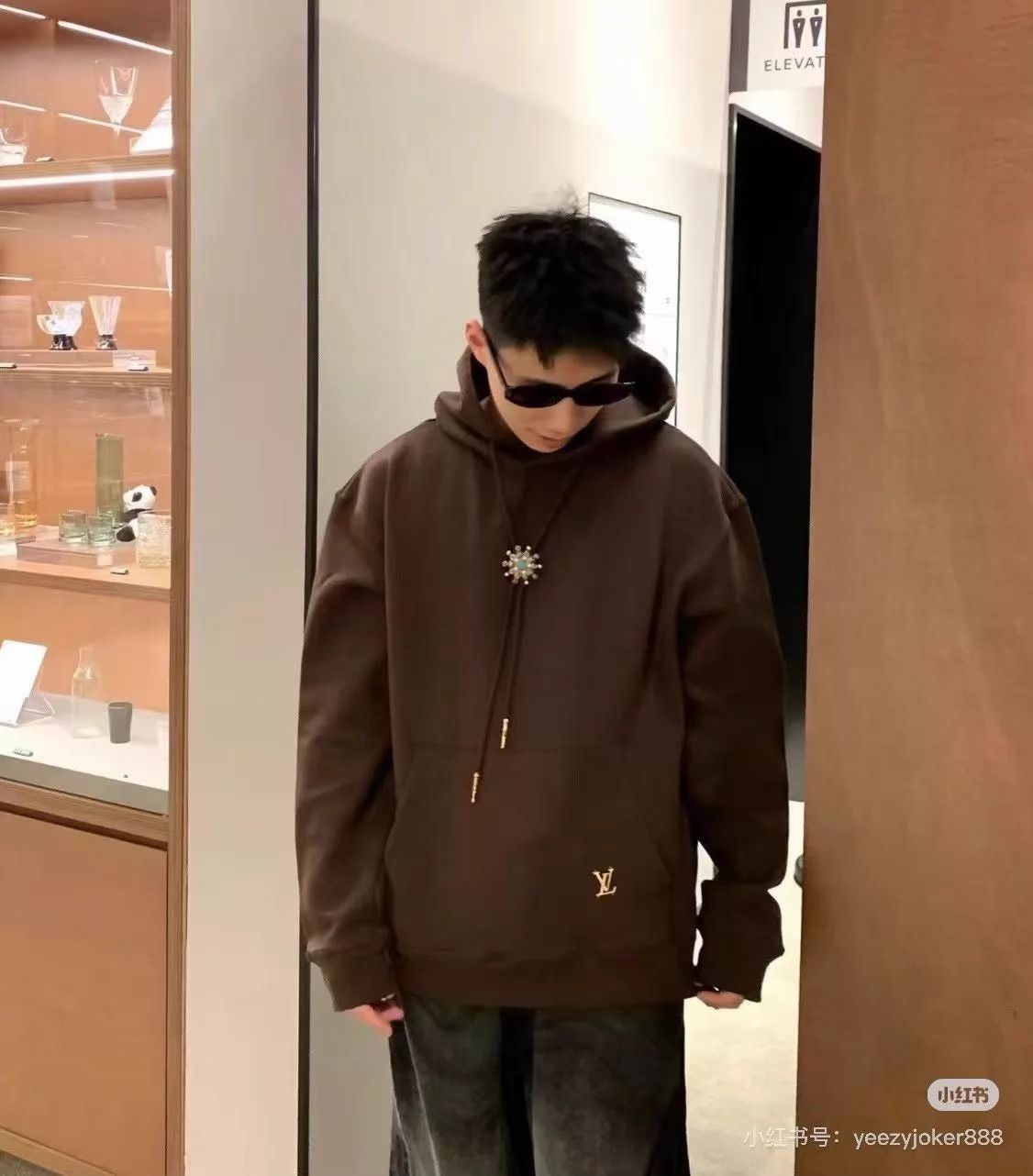 Louis Vuitton LV 24 Carat dark brown turquoise hoodie M new w/tags Size US M / EU 48-50 / 2 - 7 Thumbnail