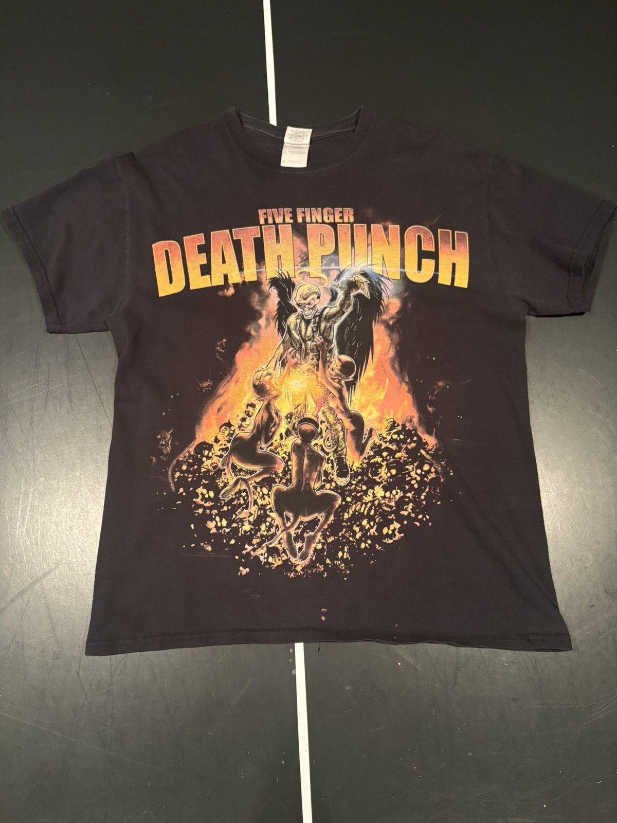 Band Tees Vintage Five Finger Death Punch Black Band T Shirt Size US M / EU 48-50 / 2 - 1 Thumbnail