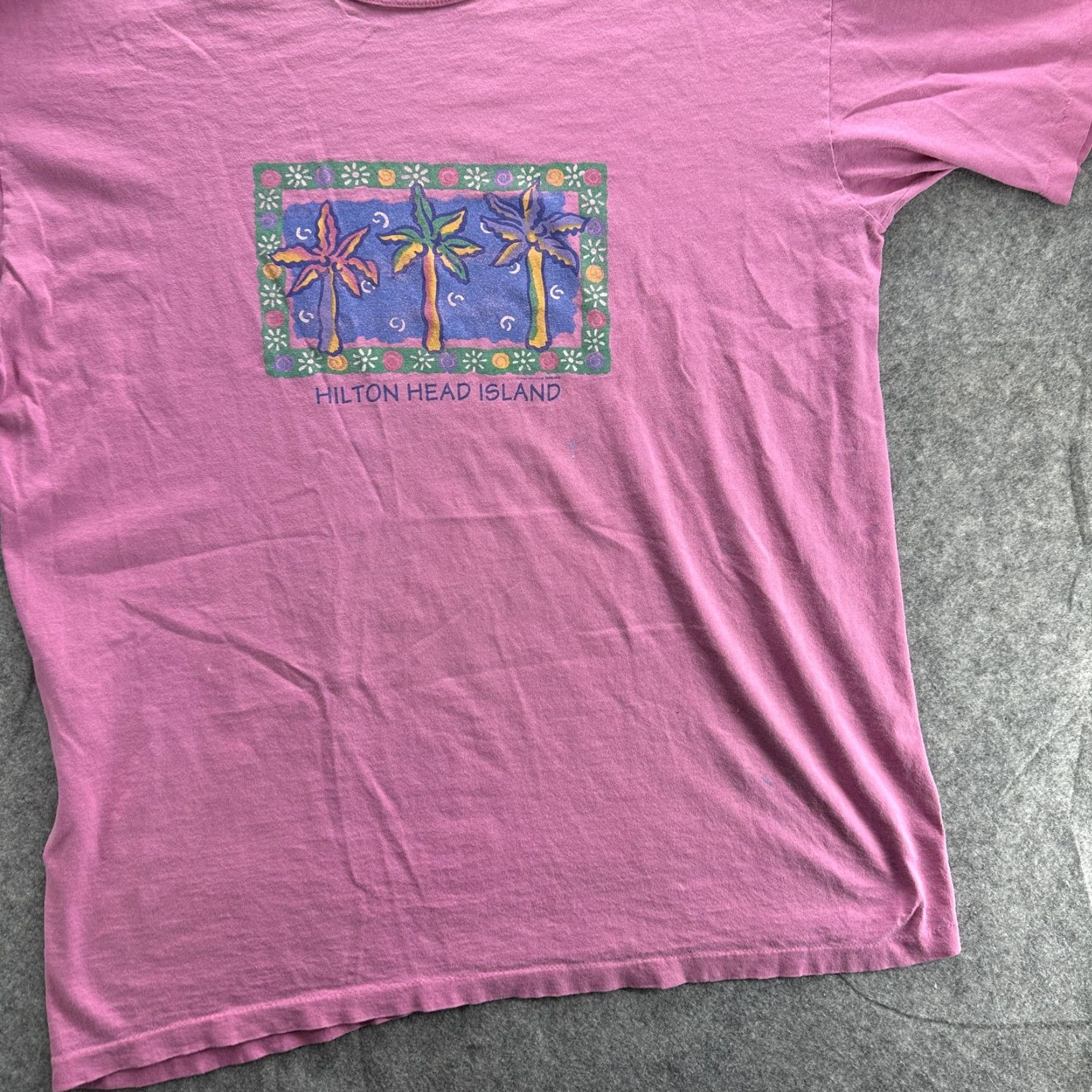 Anvil VINTAGE Hilton Head Island T-Shirt Men One Size Pink Palm Tree Graphic 90s Beach Travel Tee Size US L / EU 52-54 / 3 - 3 Thumbnail