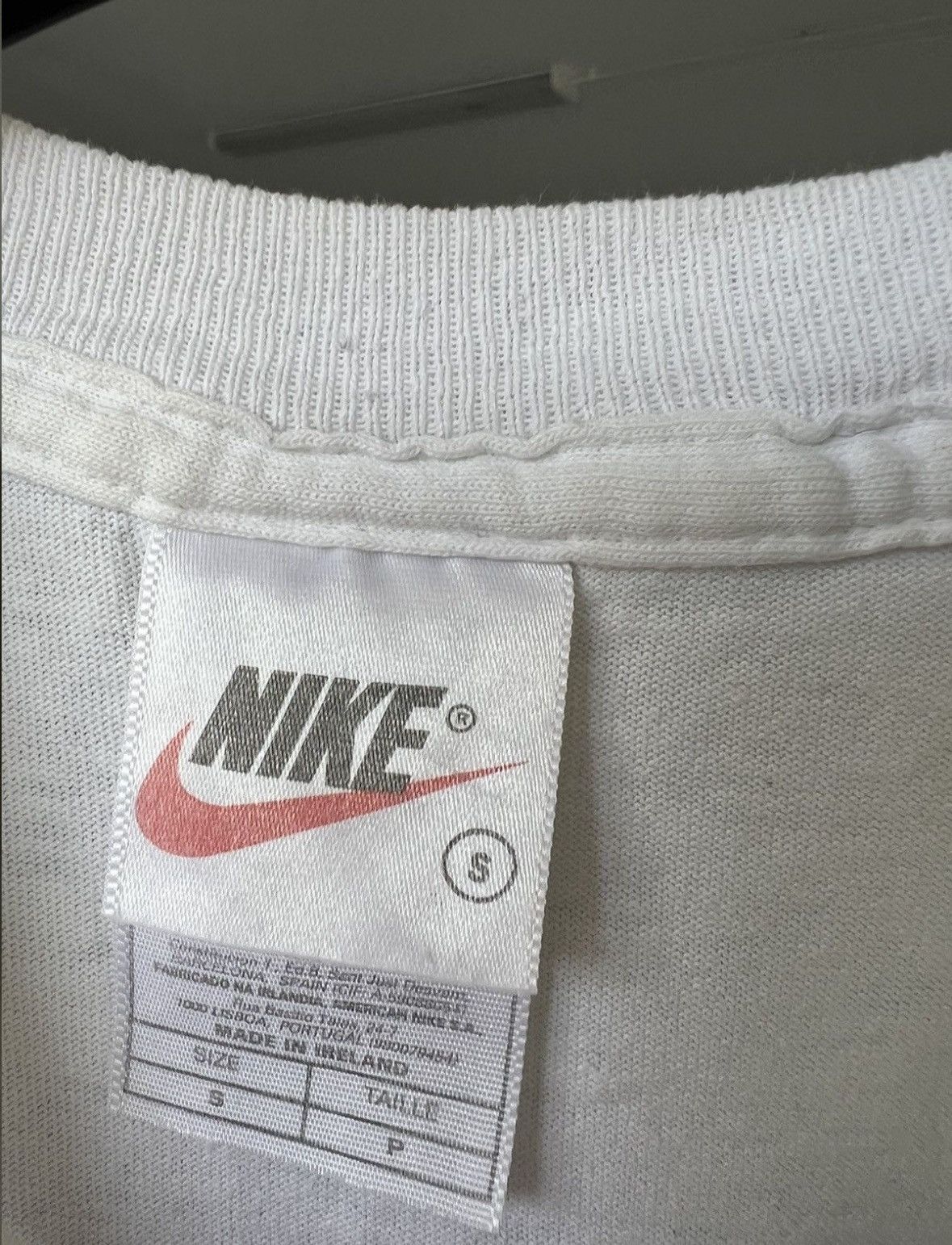 Nike Vintage Nike Graphic T-shirt Size US S / EU 44-46 / 1 - 6 Thumbnail