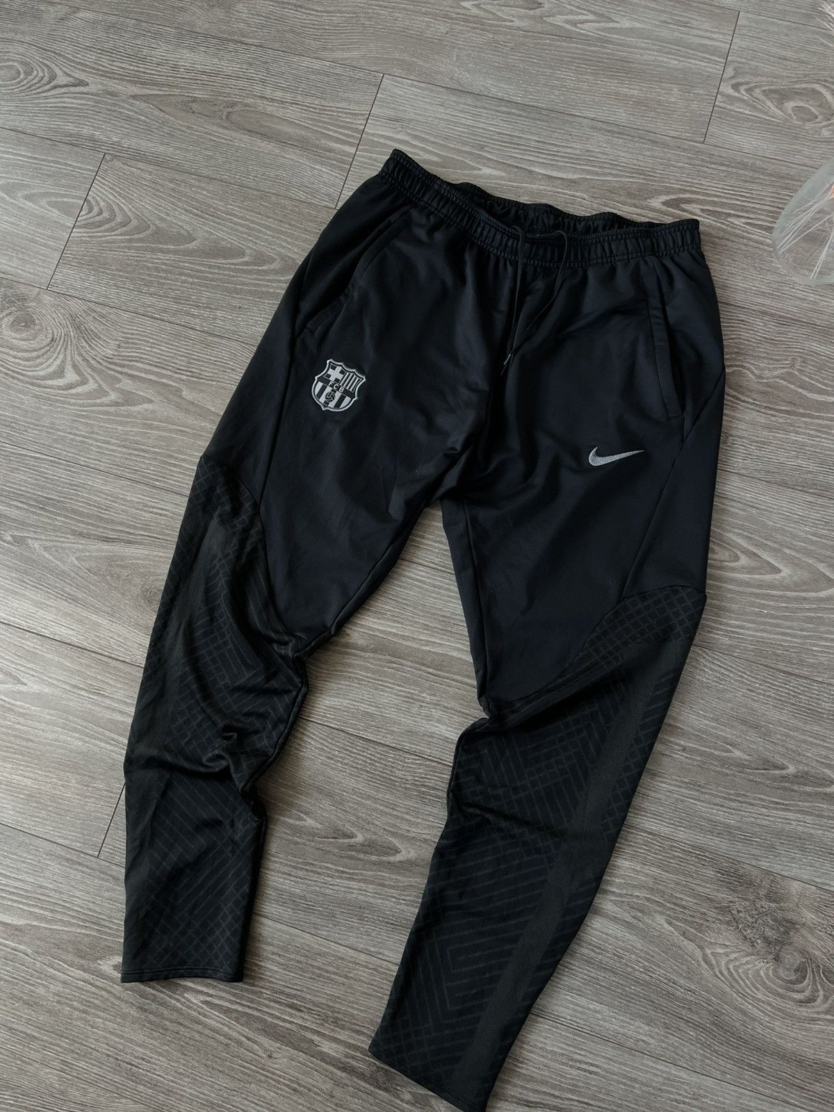 Nike Nike FCB Barcelona Football Slim Fit Regular Sweatpants Size US 34 / EU 50 - 11 Thumbnail