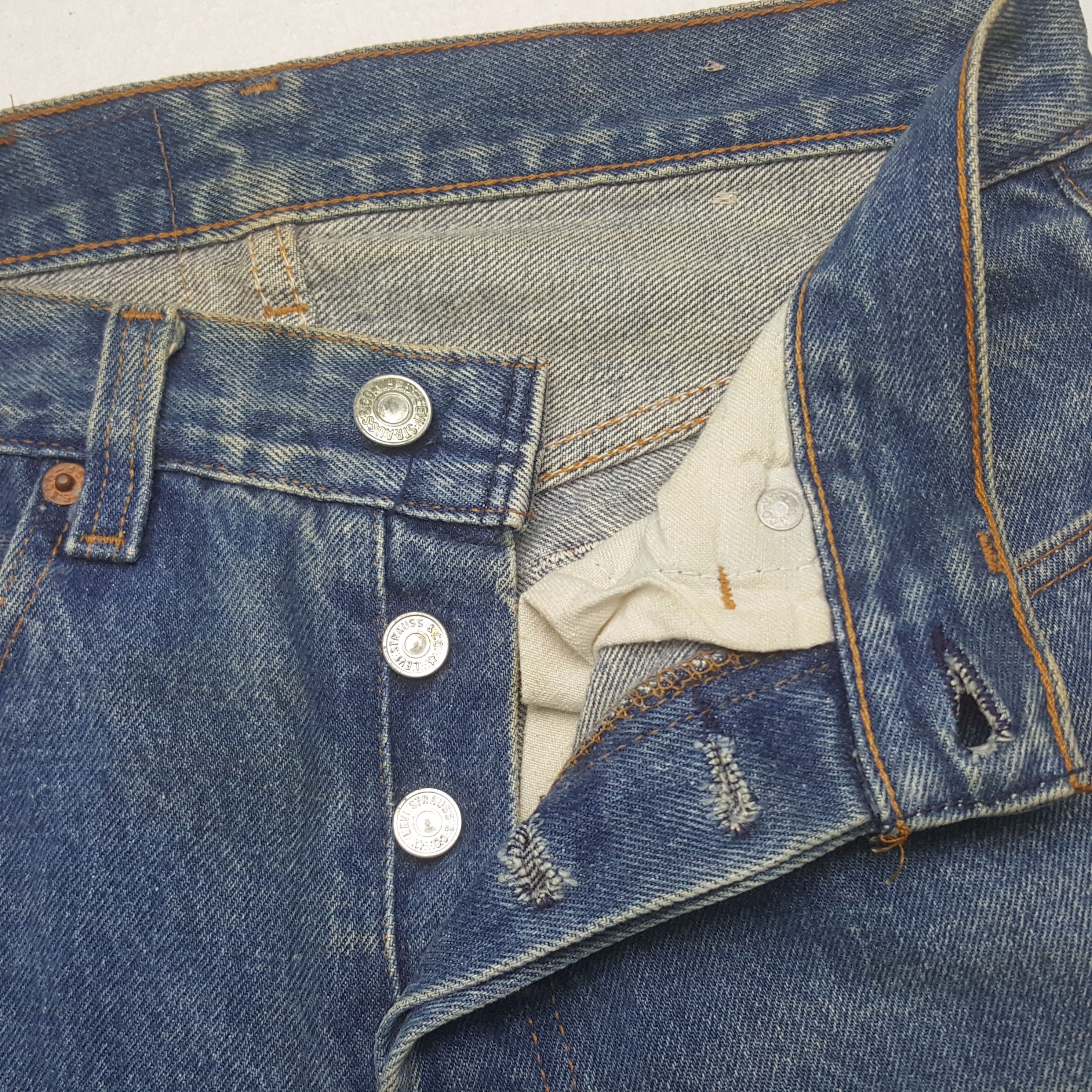 Levi's Vintage Levi's 501 Denim Jeans Size US 27 - 12 Thumbnail