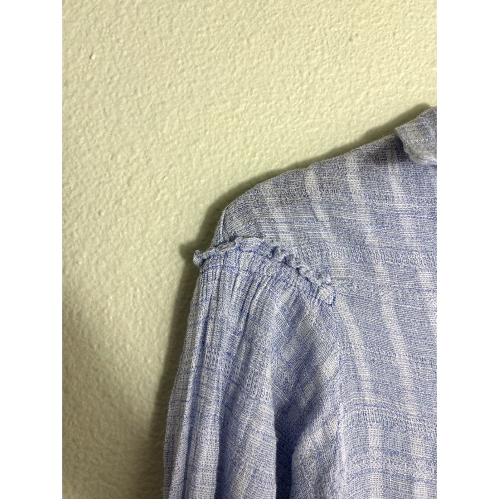Free People VINTAGE Free People Women XS Long Sleeve Button-Up Top Cotton Collared Split Sides Blue Size XS / US 0-2 / IT 36-38 - 7 Thumbnail