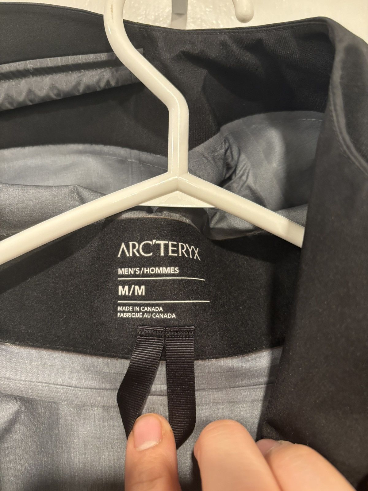Arc'teryx Arc’teryx Alpha SV 24k Gold in Size M Size US M / EU 48-50 / 2 - 4 Thumbnail