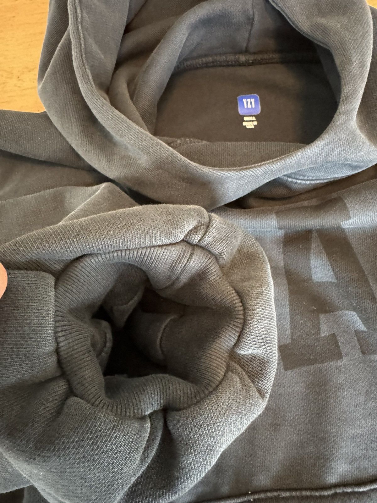 Yeezy Dove Hoodie Washed Black ( OG DOVE) Small Size US S / EU 44-46 / 1 - 5 Thumbnail