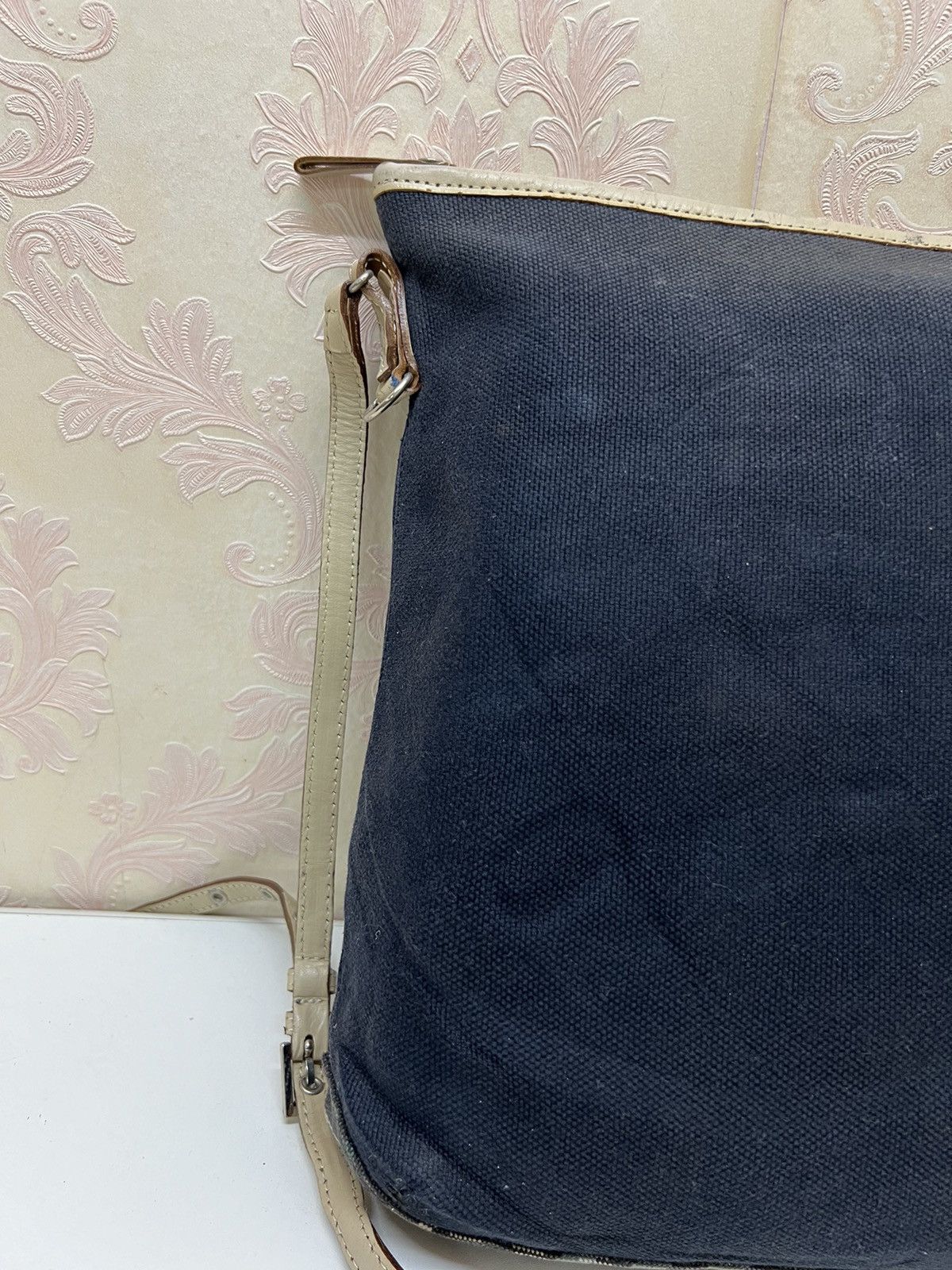Burberry Vintage Burberry Blue Label Sling Bag Size ONE SIZE - 4 Thumbnail