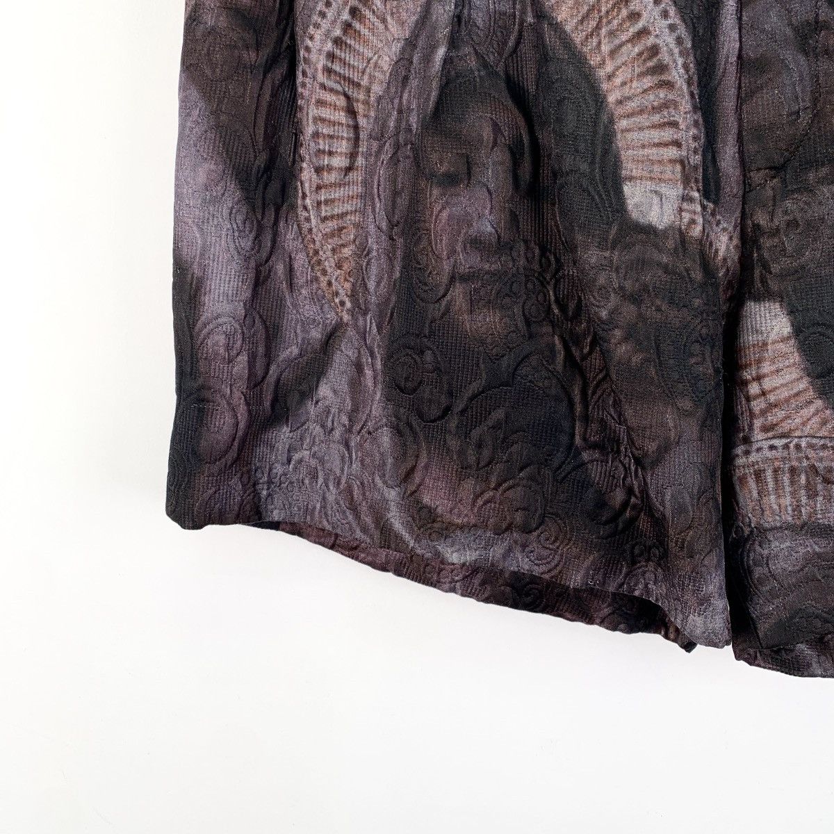 Givenchy Givenchy Silk Casual Shorts Madonna Embossed Design K26WX Size 28" / US 6 / IT 42 - 4 Thumbnail