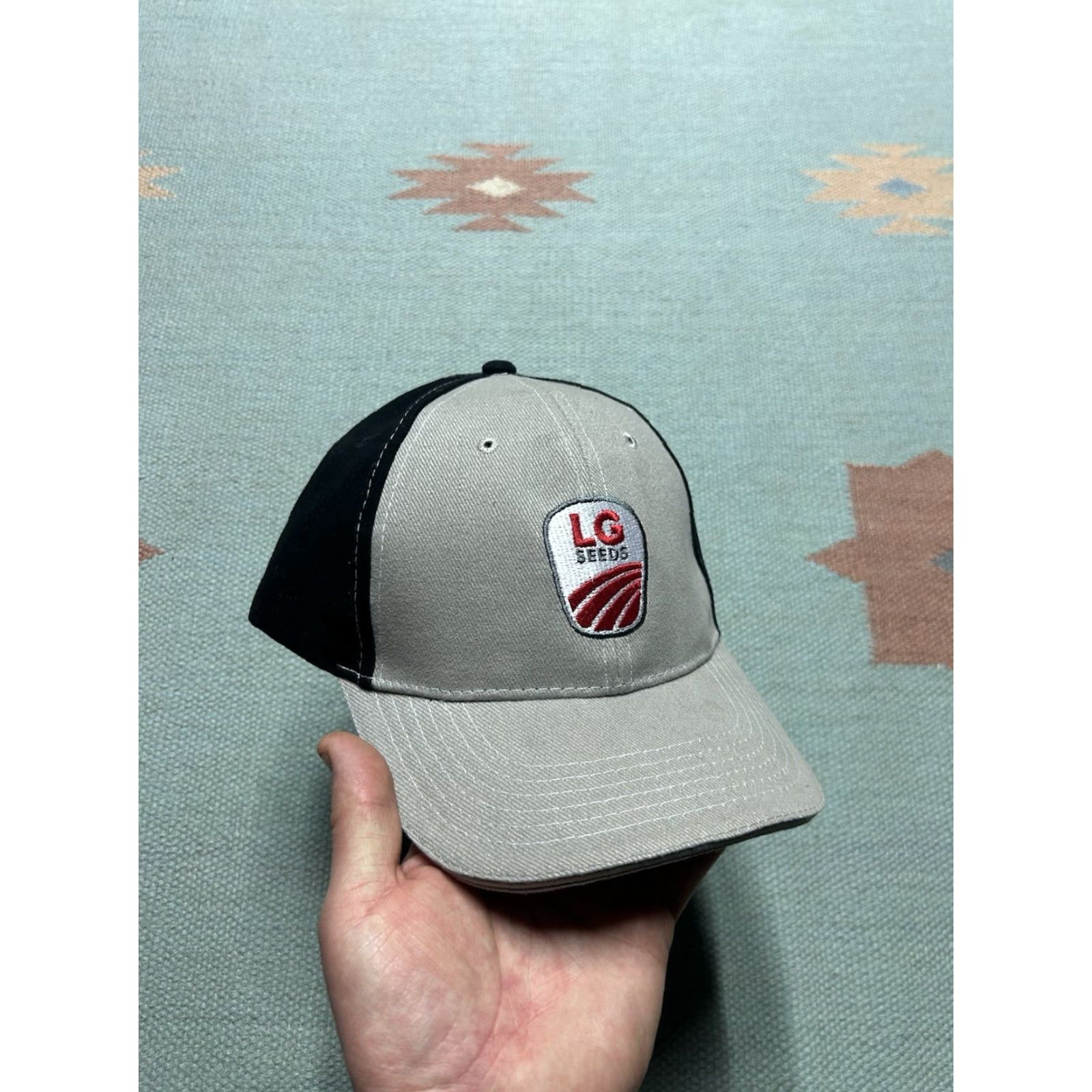 Vintage **ADJUSTABLE EMBRODIRY BLACK LG SEEDS STRAPBACK HAT CAP** User: **ADJUSTABLE EMBROIDERED LG SEEDS BLACK STRAPBACK HAT CAP** Size ONE SIZE - 2 Thumbnail