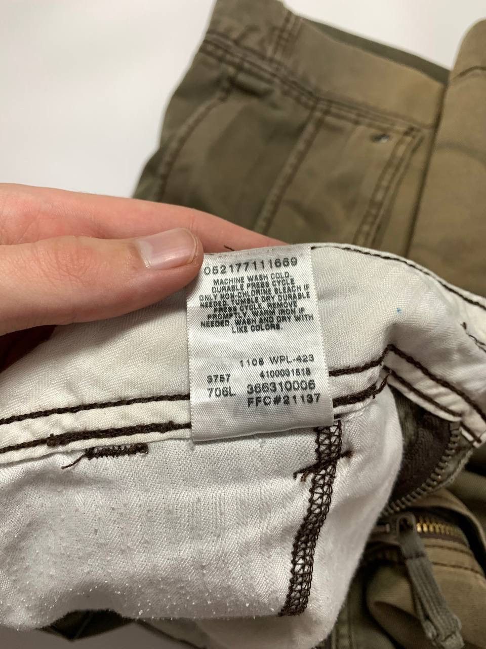 Levi's × Vintage Crazy Y2K/2000s Baggy Distressed Levi’s Skater Cargo Shorts Size US 30 / EU 46 - 9 Thumbnail