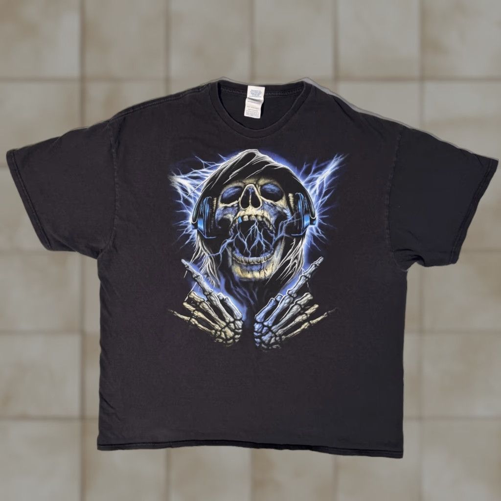 Gildan VINTAGE Y2K Skeleton Grim Reaper Punk Rock Lightning Rock & Roll Tshirt 2XL Men's Black Gildan Crew Neck Short Sleeve Logo Rock Theme Tshirt Size US XXL / EU 58 / 5 - 1 Thumbnail