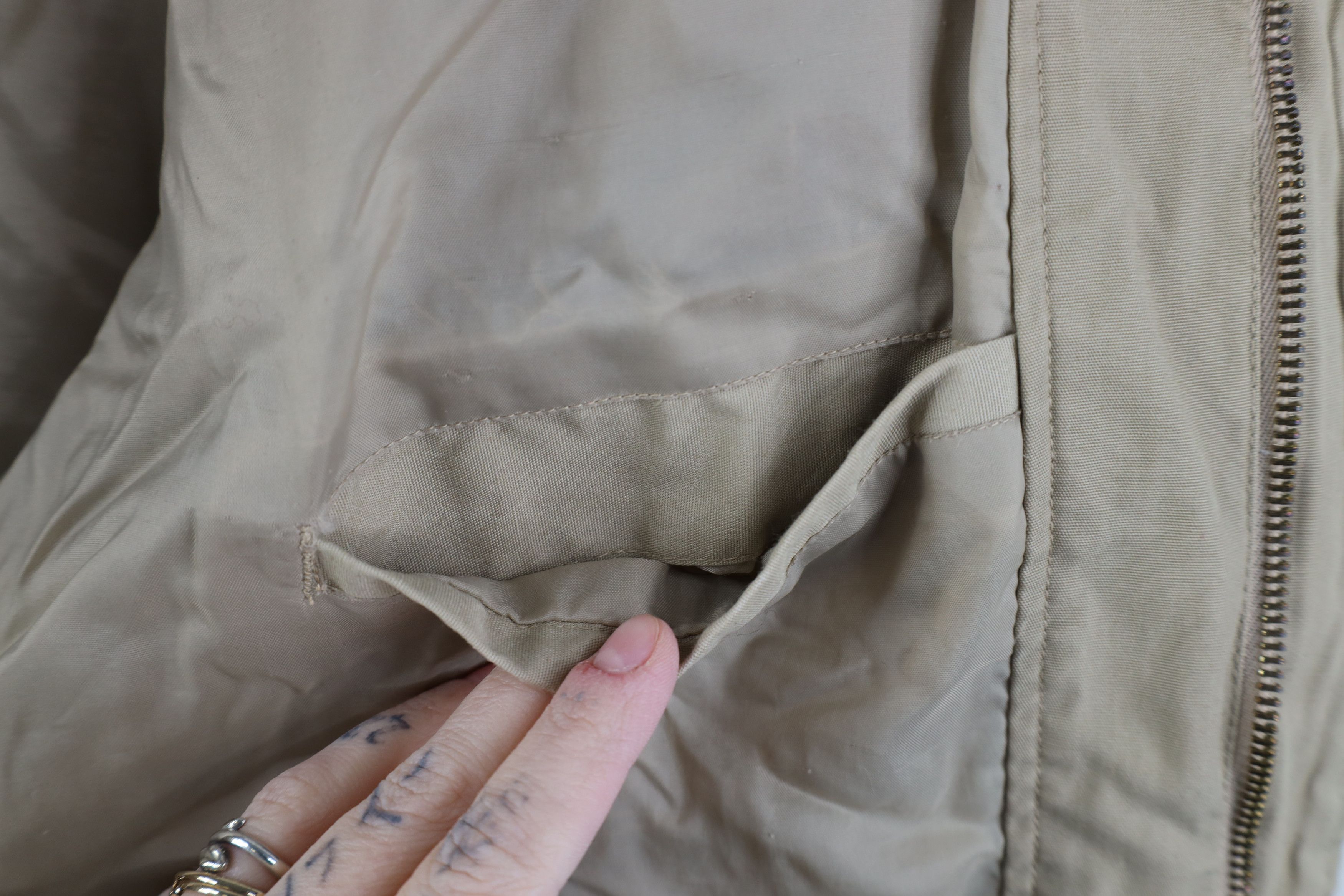 Vintage Vintage 90s Streetwear Catalina Bomber Jacket Beige Size US L / EU 52-54 / 3 - 12 Thumbnail
