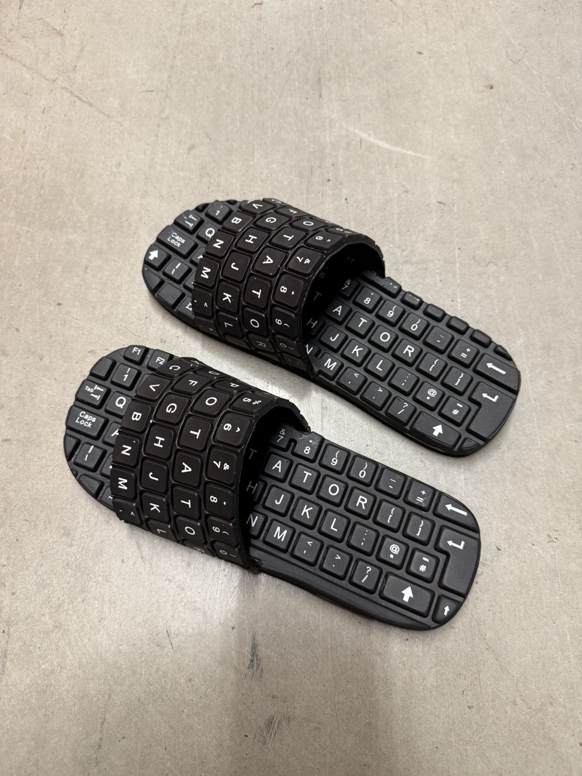 Imran Potato Imran Potato Keyboard Slides Size S/M Size US 6 / EU 39 - 1 Thumbnail