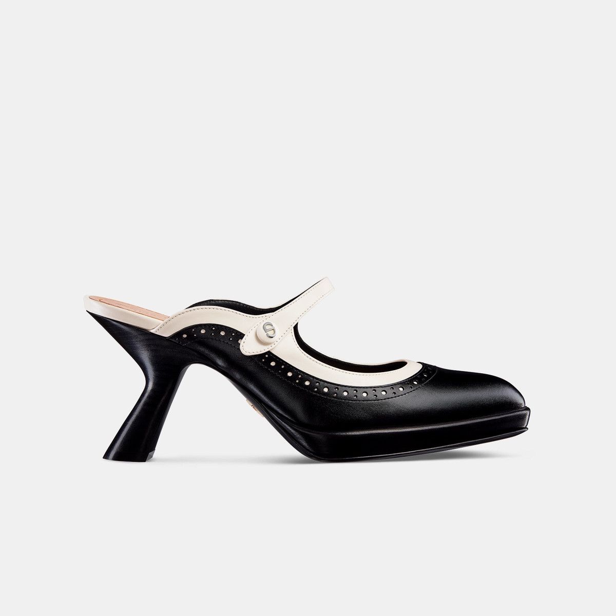 o1bcso1str0225 Spectadior Heeled Mule in Black/White