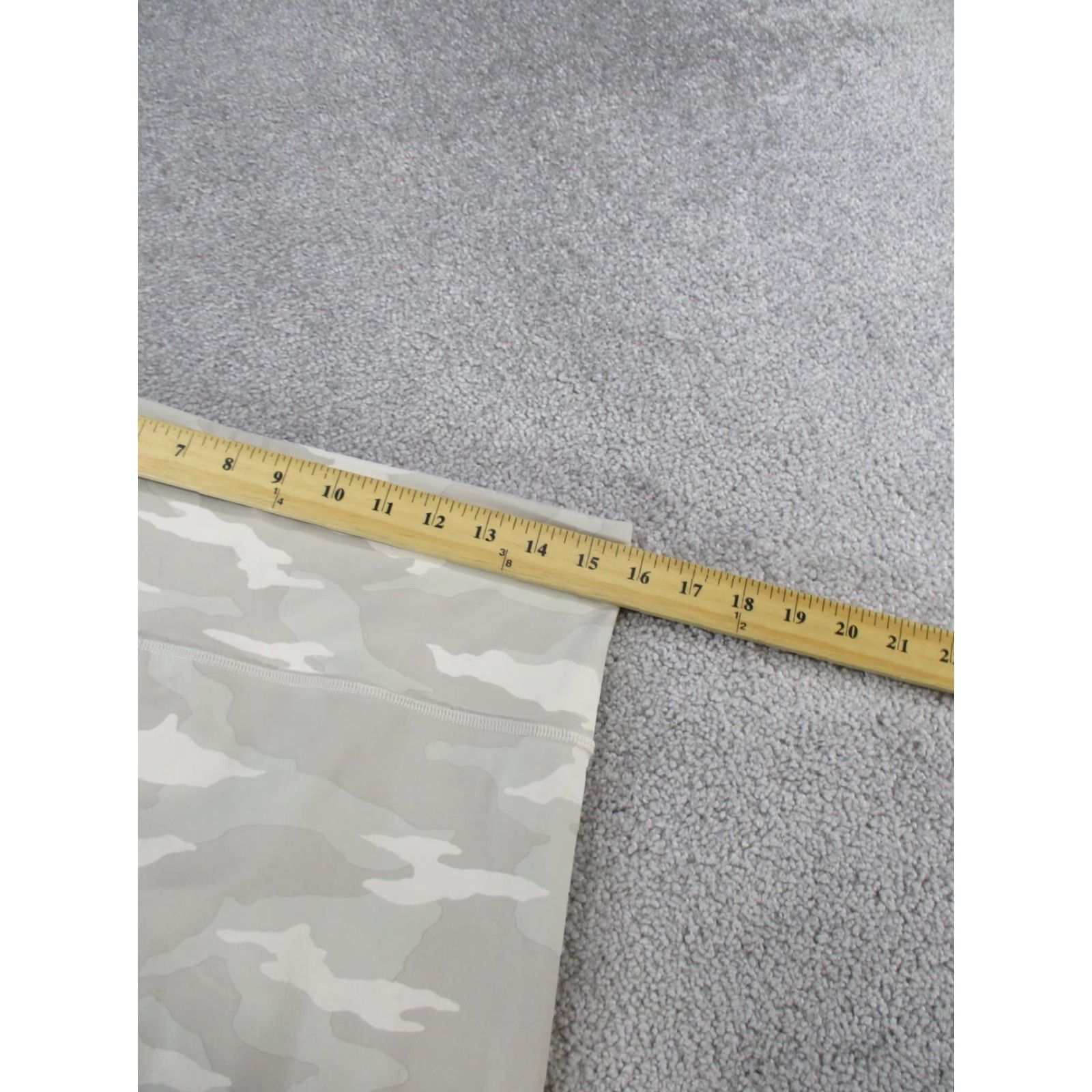 Athleta Athleta Leggings Womens L Gray Camouflage 7/8 Crop Athletic Activewear Gym & Training Running Yoga Womens Size 36" / US 14 / IT 50 - 6 Thumbnail