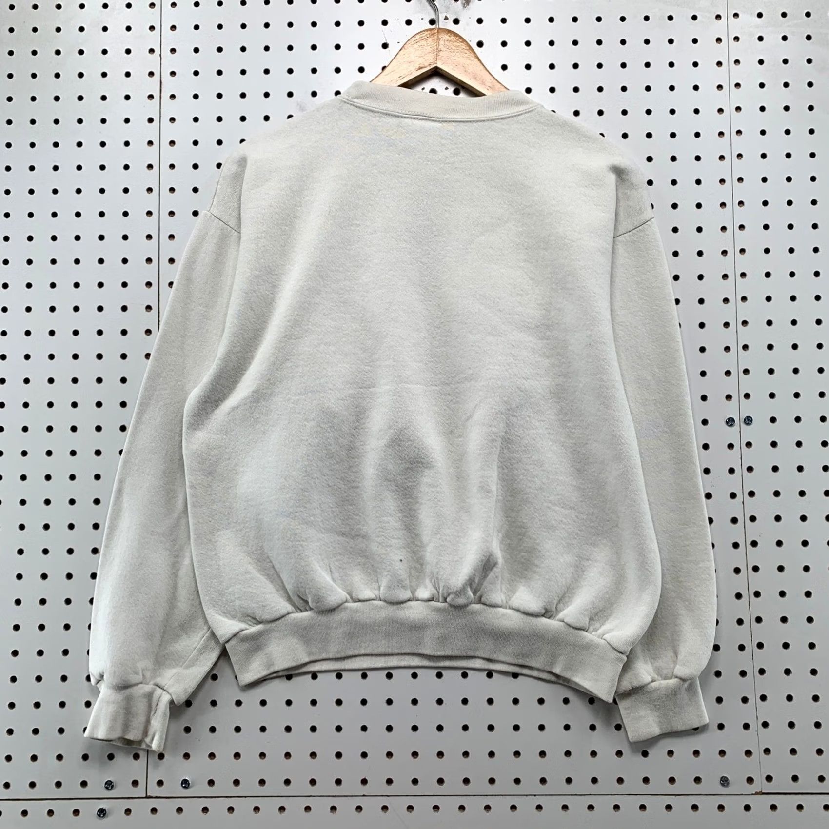 Hard Rock Cafe VINTAGE Hard Rock Cafe Sweatshirt Mens Medium White 90s San Antonio Crewneck Size US M / EU 48-50 / 2 - 2 Thumbnail
