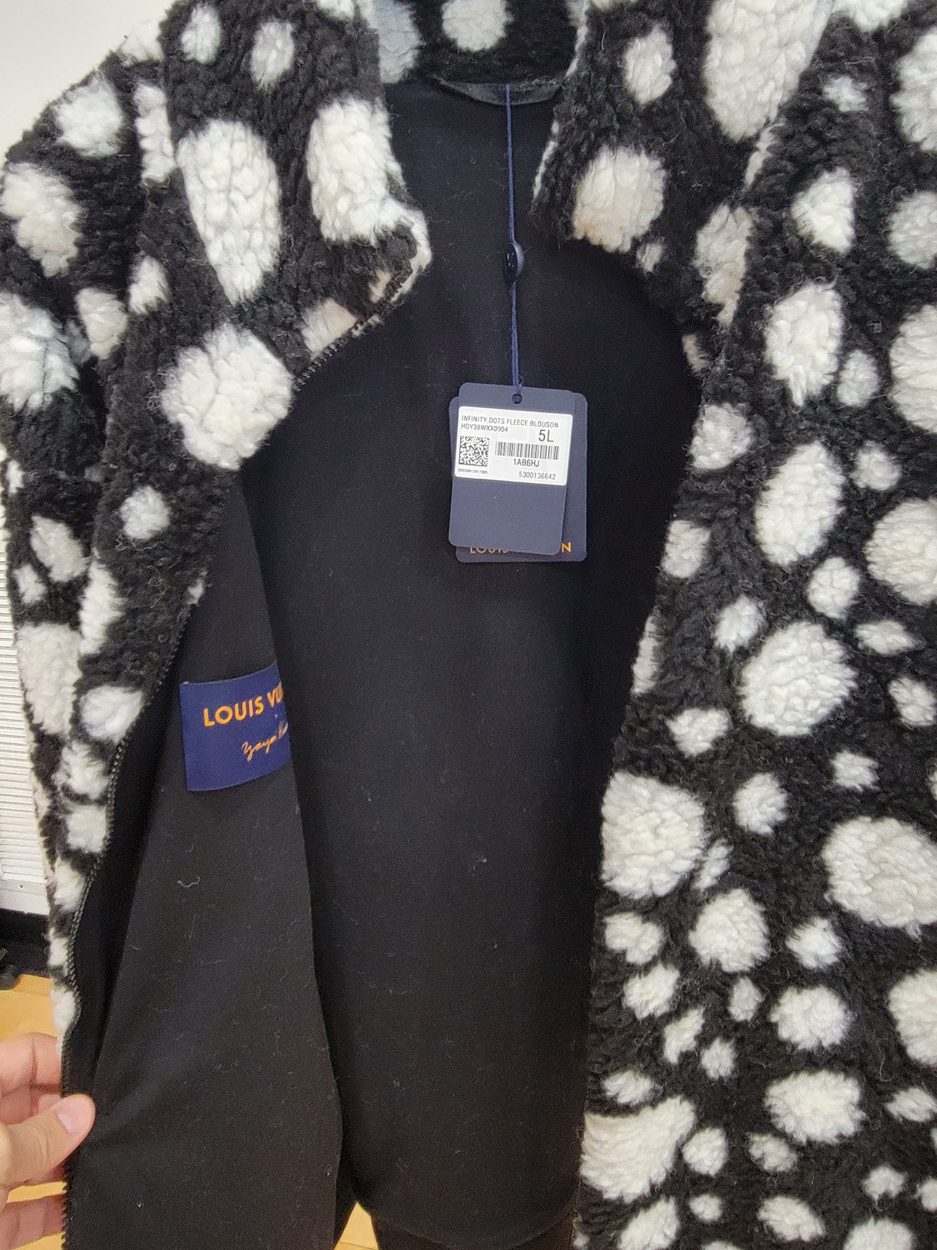 Louis Vuitton Louis Vuitton - LV x YK Infinity Dots Fleece Blouson Size US XL / EU 56 / 4 - 3 Thumbnail