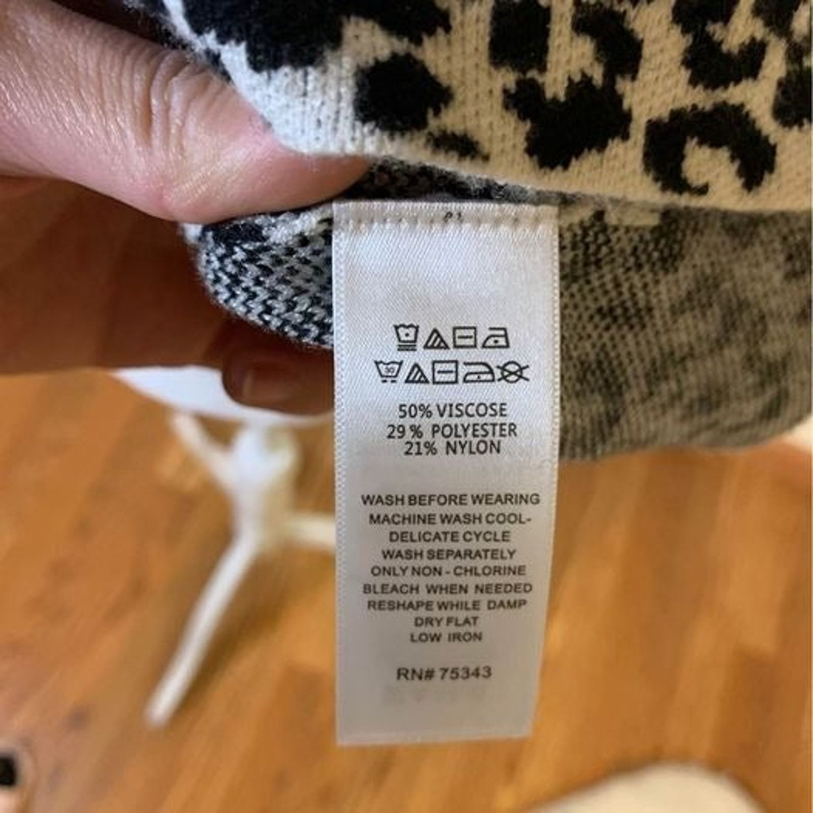 Cynthia Rowley Cynthia Rowley Women’s leopard print sweater size M Size M / US 6-8 / IT 42-44 - 3 Thumbnail