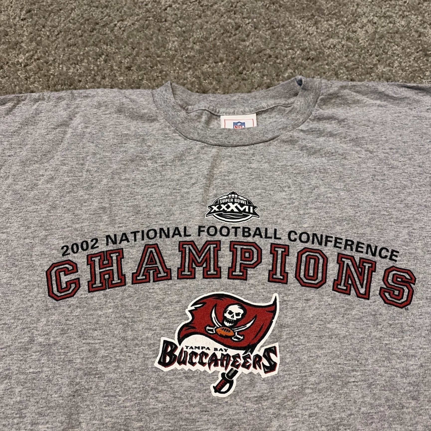 NFL VINTAGE Tampa Bay Buccaneers Super Bowl XXXVII Champs 2003 NFL T-Shirt 2XL Men's Gray Shirts Size US XXL / EU 58 / 5 - 3 Thumbnail