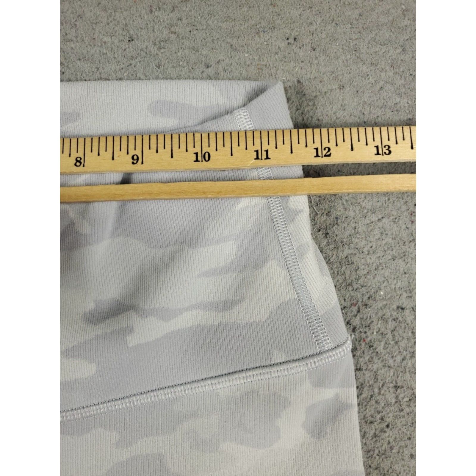 Lululemon Lululemon Womens Gray Camouflage Capri Pants Ladies Size 6 Extra Large XL Size 28" / US 6 / IT 42 - 3 Thumbnail