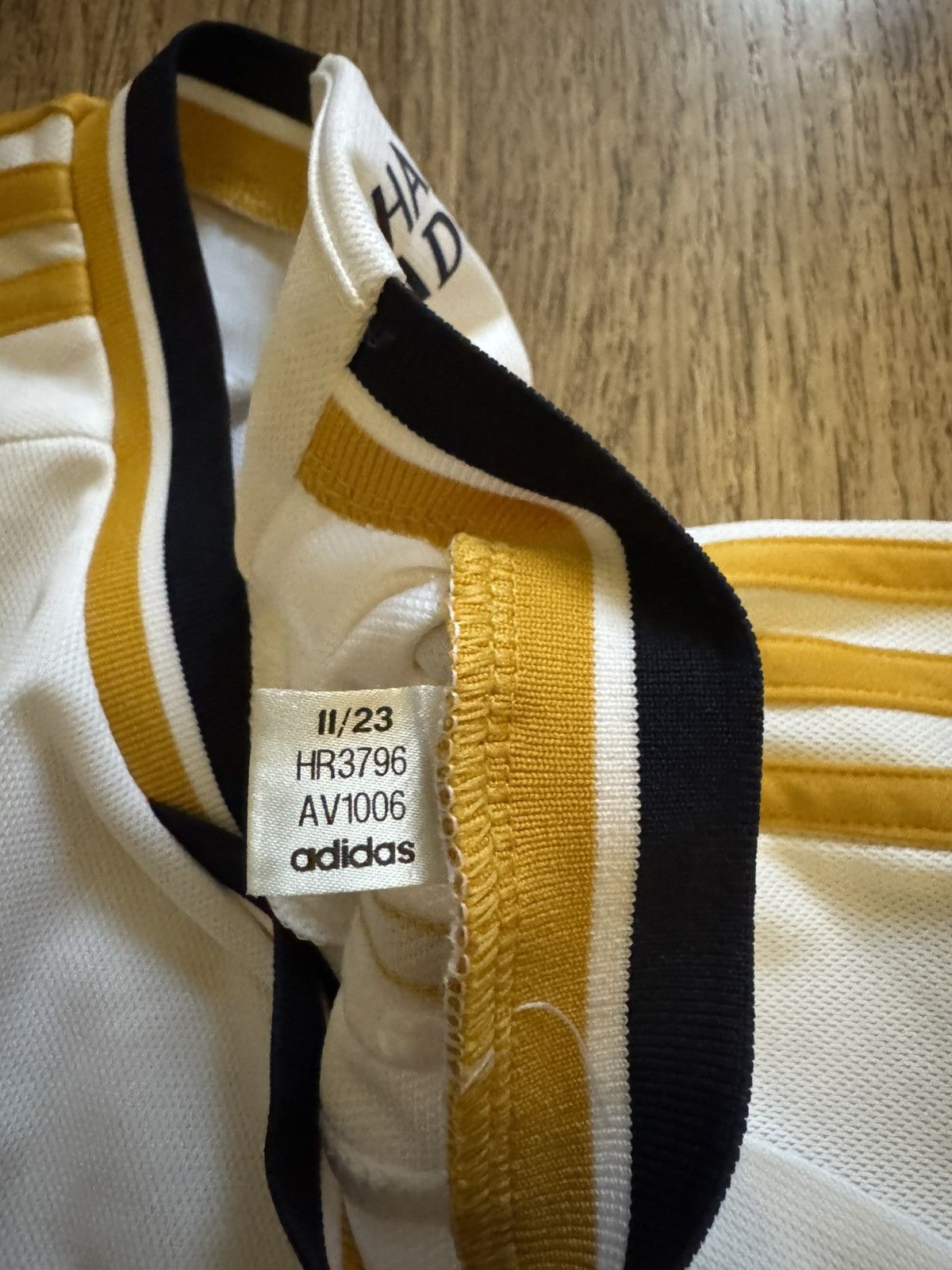 Adidas REAL MADRID CF 2023/2024 HOME FOOTBALL SHIRT SZ S HR3796 Size US S / EU 44-46 / 1 - 5 Thumbnail
