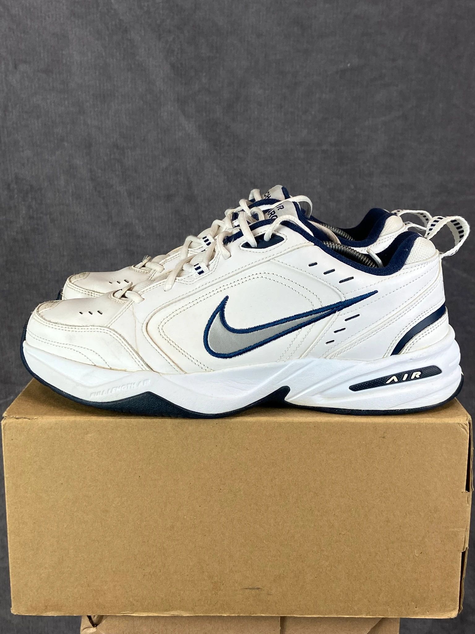 Nike Nike White Sport Sneakers Size EU 44.5 Size US 11.5 / EU 44-45 - 2 Thumbnail